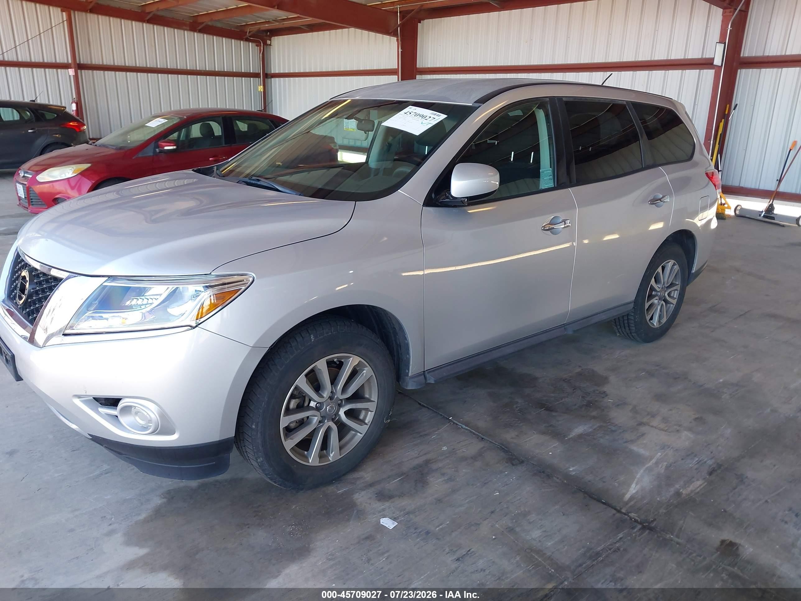 2013 Nissan Pathfinder S Silver vin: 5N1AR2MN1DC656882