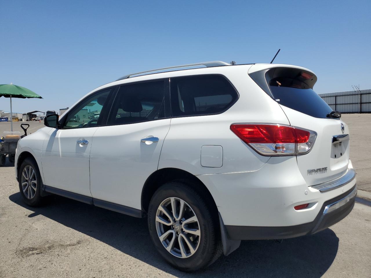 2013 Nissan Pathfinder S   White vin: 5N1AR2MN1DC666408