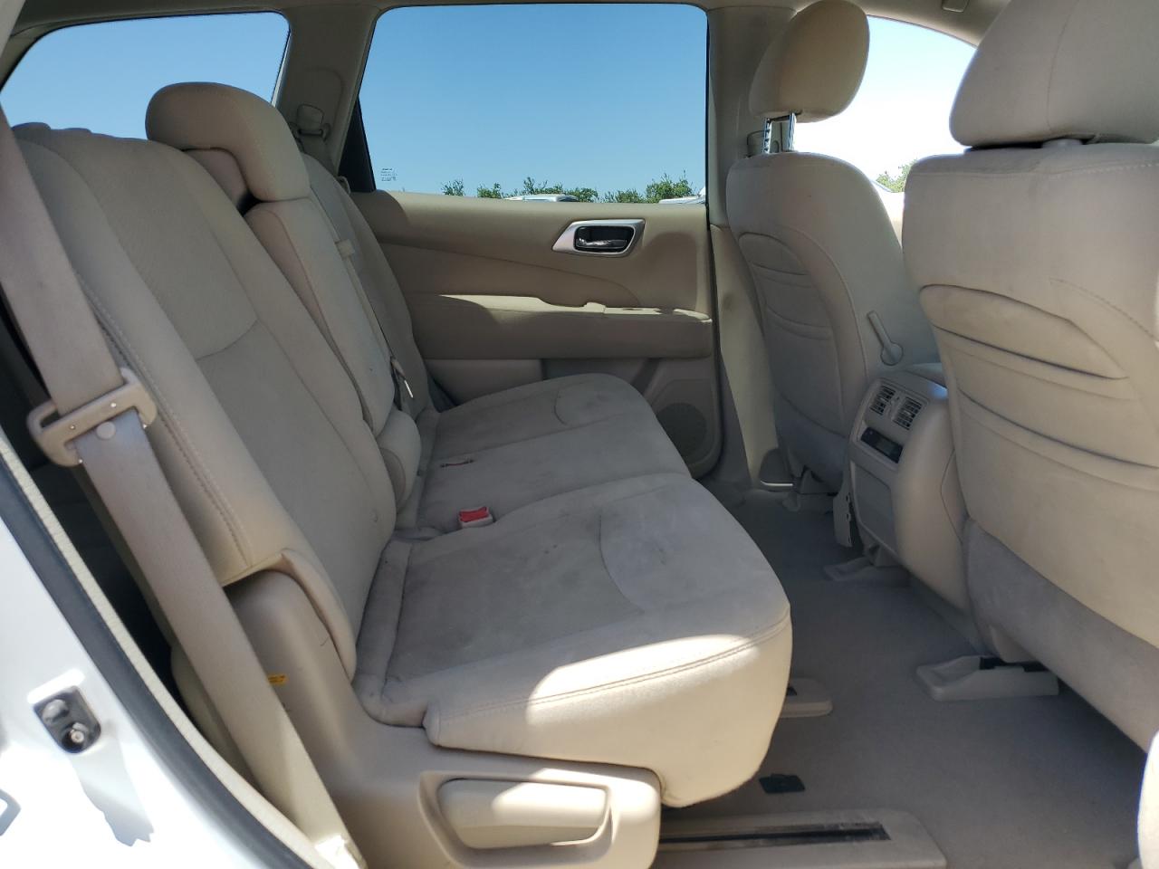 2013 Nissan Pathfinder S   White vin: 5N1AR2MN1DC666408