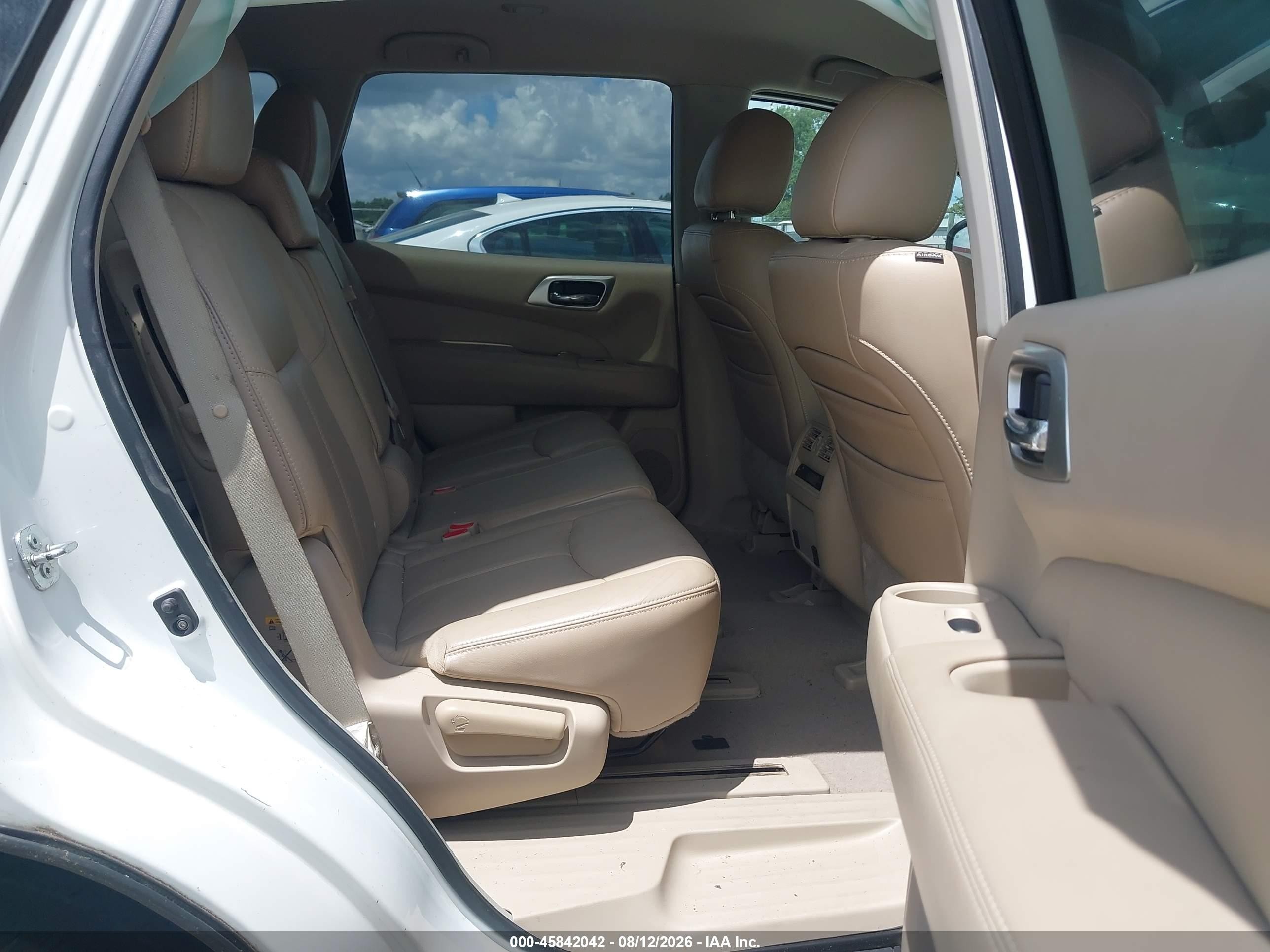 2013 Nissan Pathfinder Sl White vin: 5N1AR2MN1DC686111