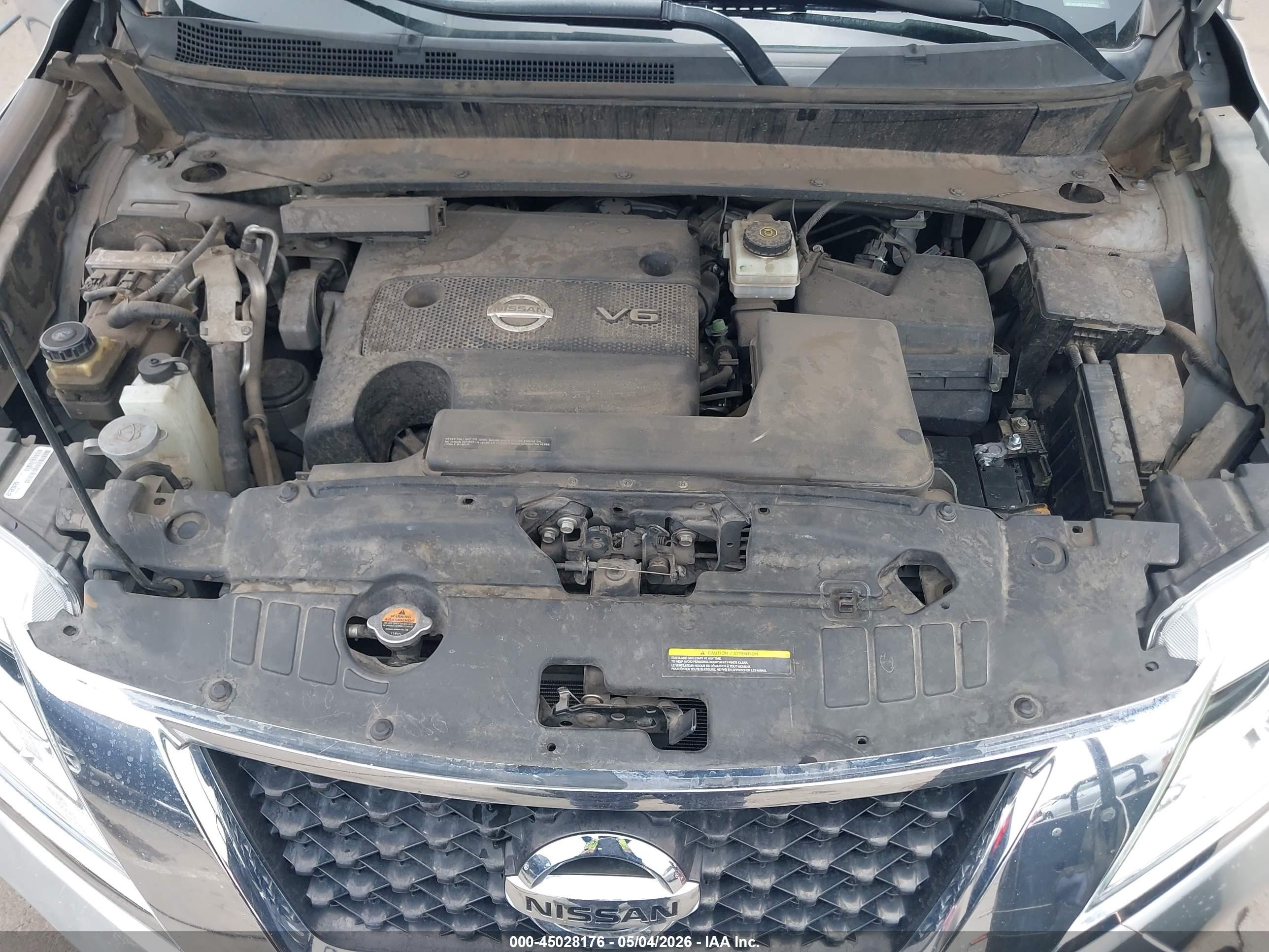 2014 Nissan Pathfinder S Silver vin: 5N1AR2MN1EC629263