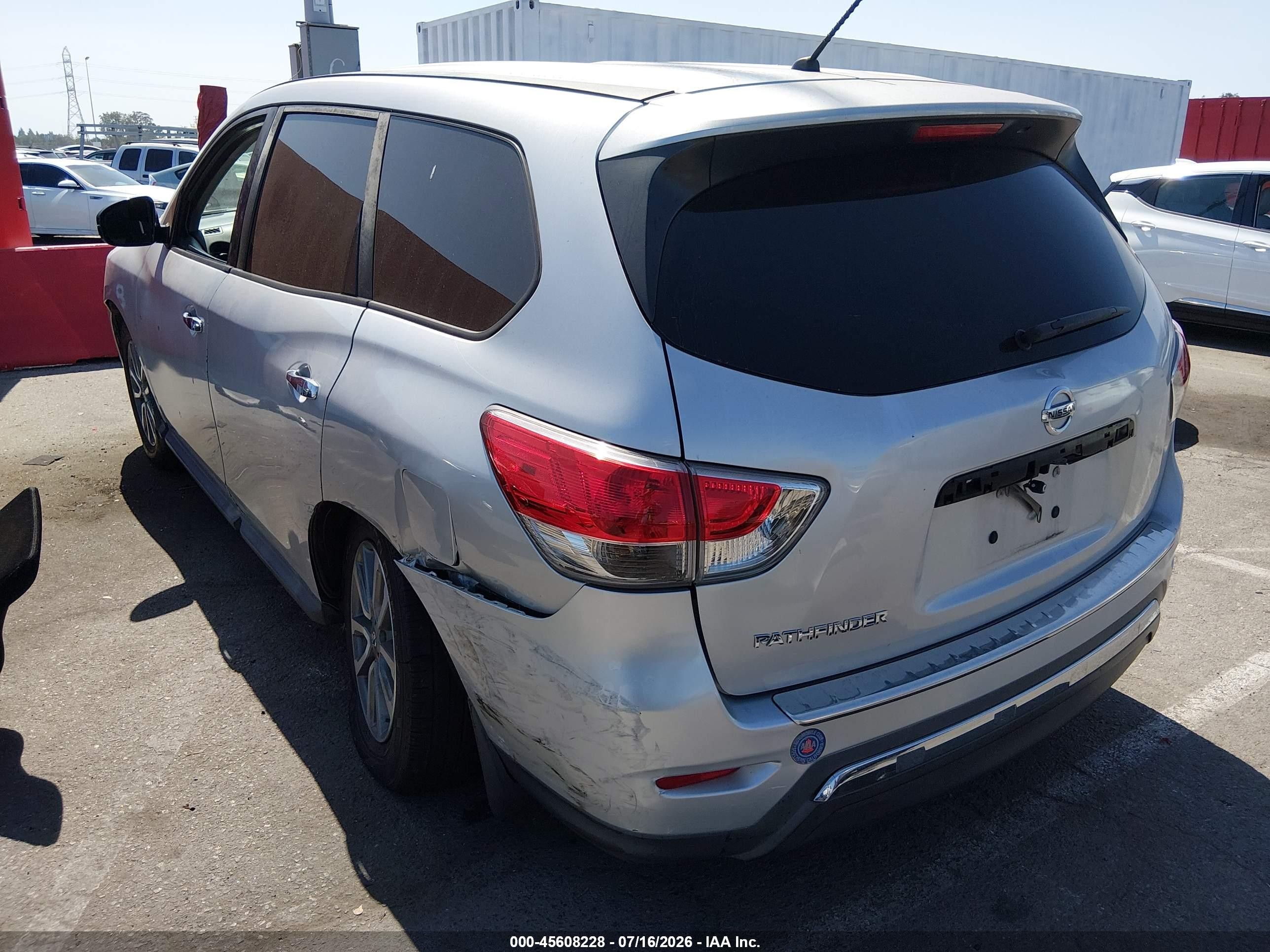 2014 Nissan Pathfinder S Silver vin: 5N1AR2MN1EC638447