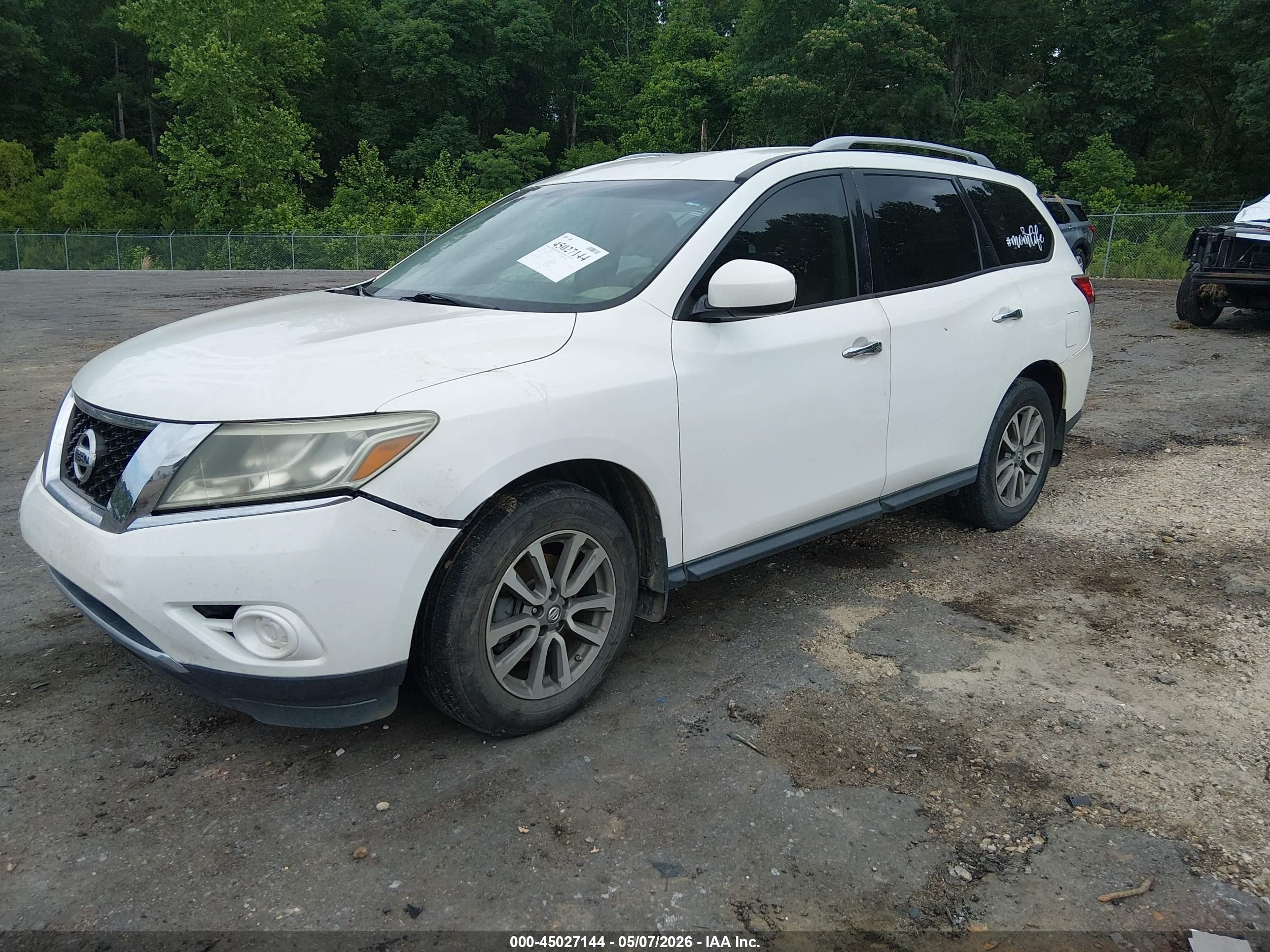2014 Nissan Pathfinder Sv White vin: 5N1AR2MN1EC651151