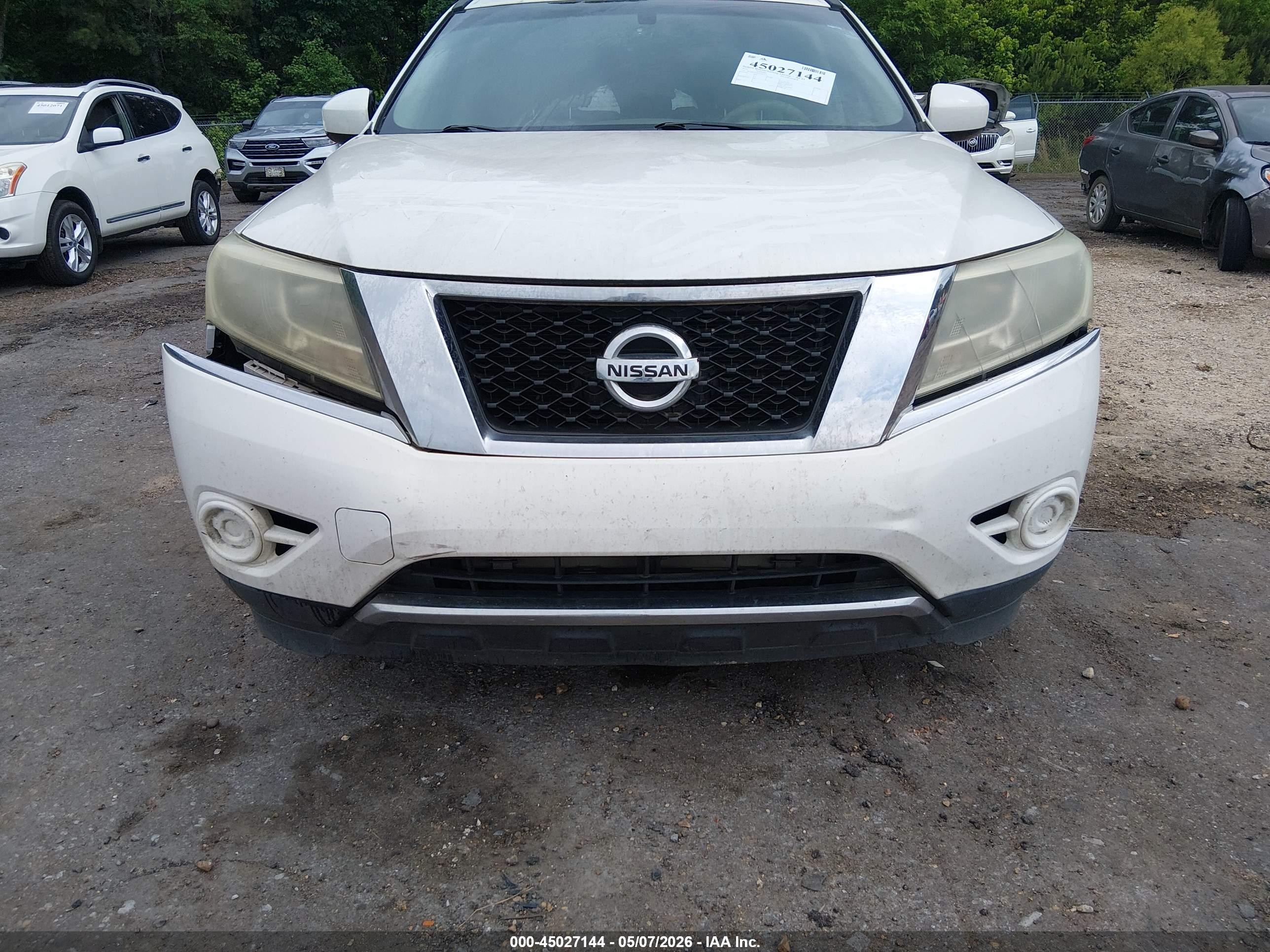 2014 Nissan Pathfinder Sv White vin: 5N1AR2MN1EC651151