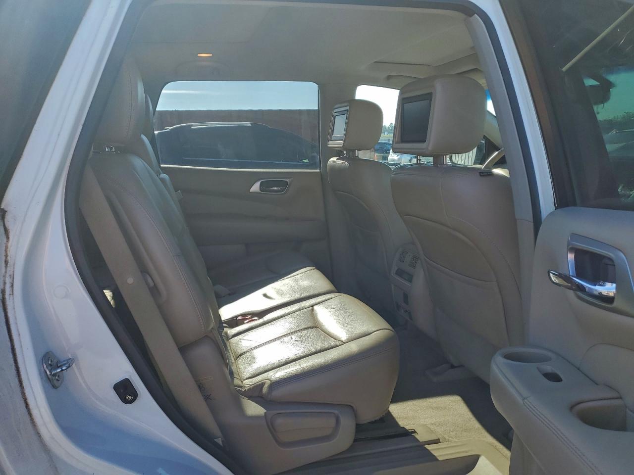 2014 Nissan Pathfinder S White vin: 5N1AR2MN1EC652218