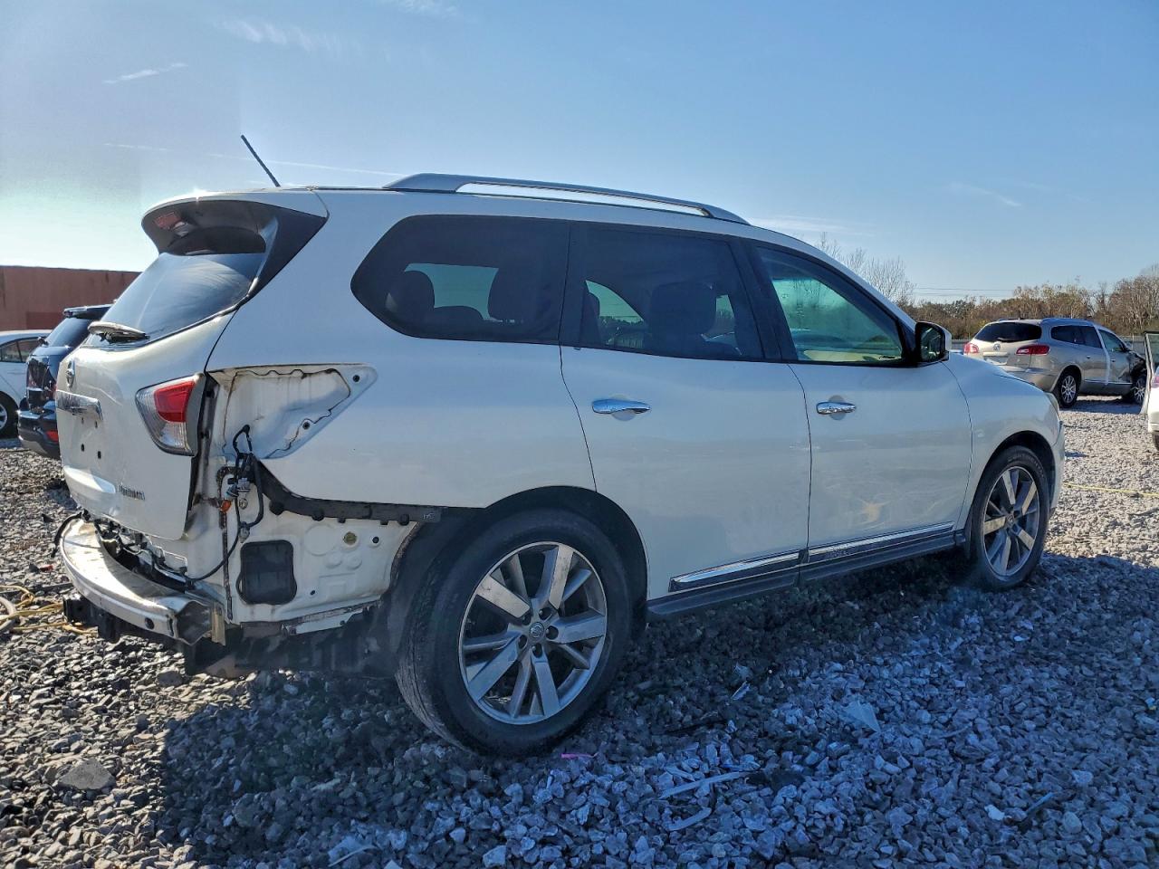 2014 Nissan Pathfinder S White vin: 5N1AR2MN1EC652218