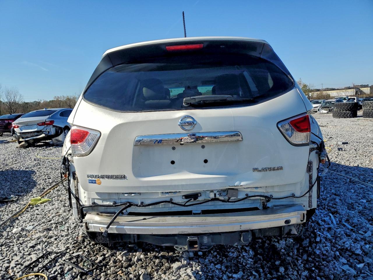 2014 Nissan Pathfinder S White vin: 5N1AR2MN1EC652218