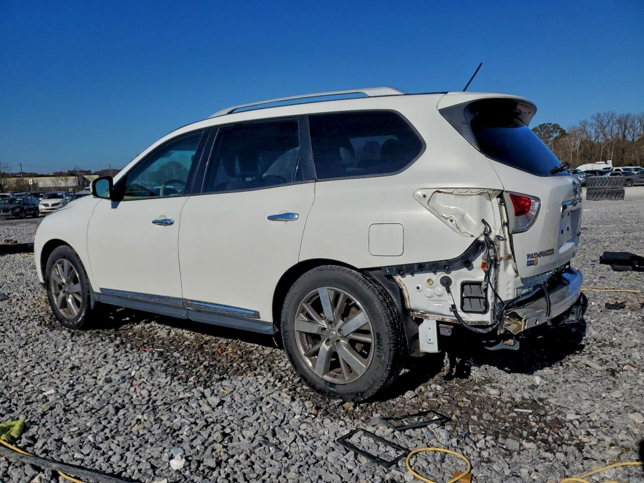 2014 Nissan Pathfinder S White vin: 5N1AR2MN1EC652218