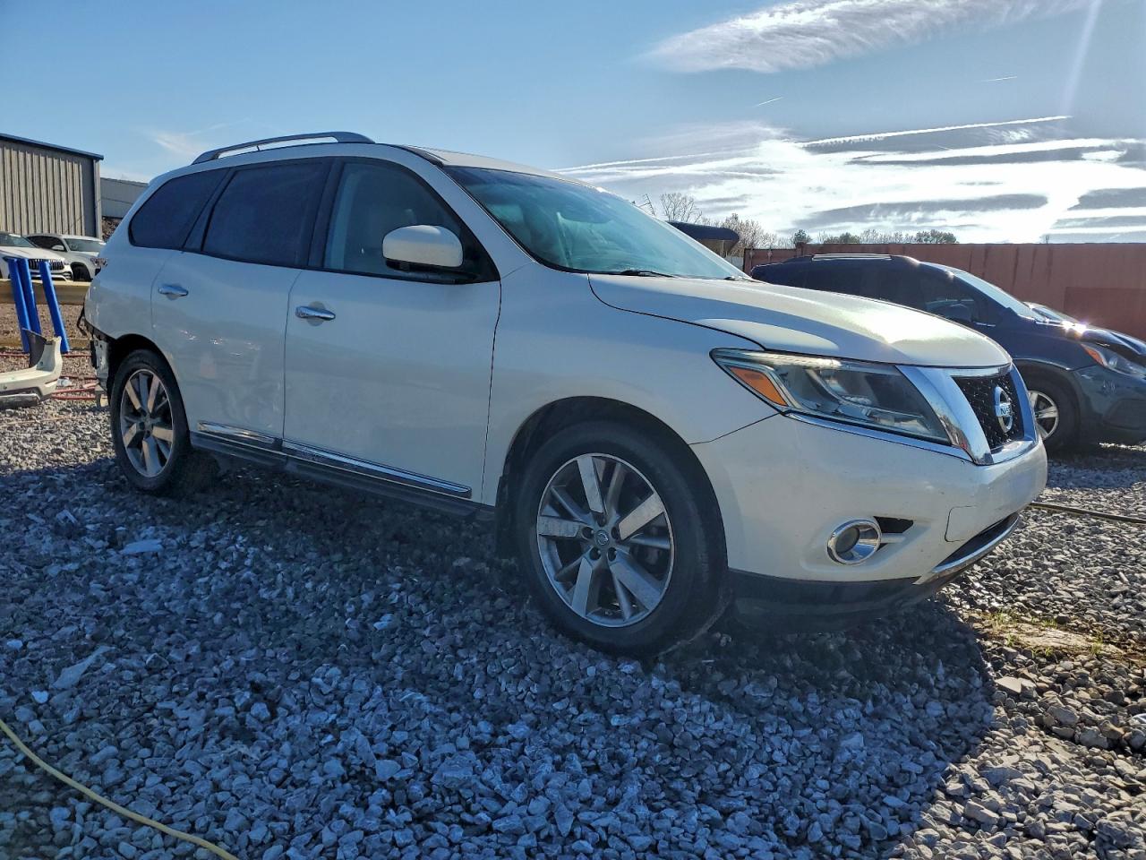 2014 Nissan Pathfinder S White vin: 5N1AR2MN1EC652218