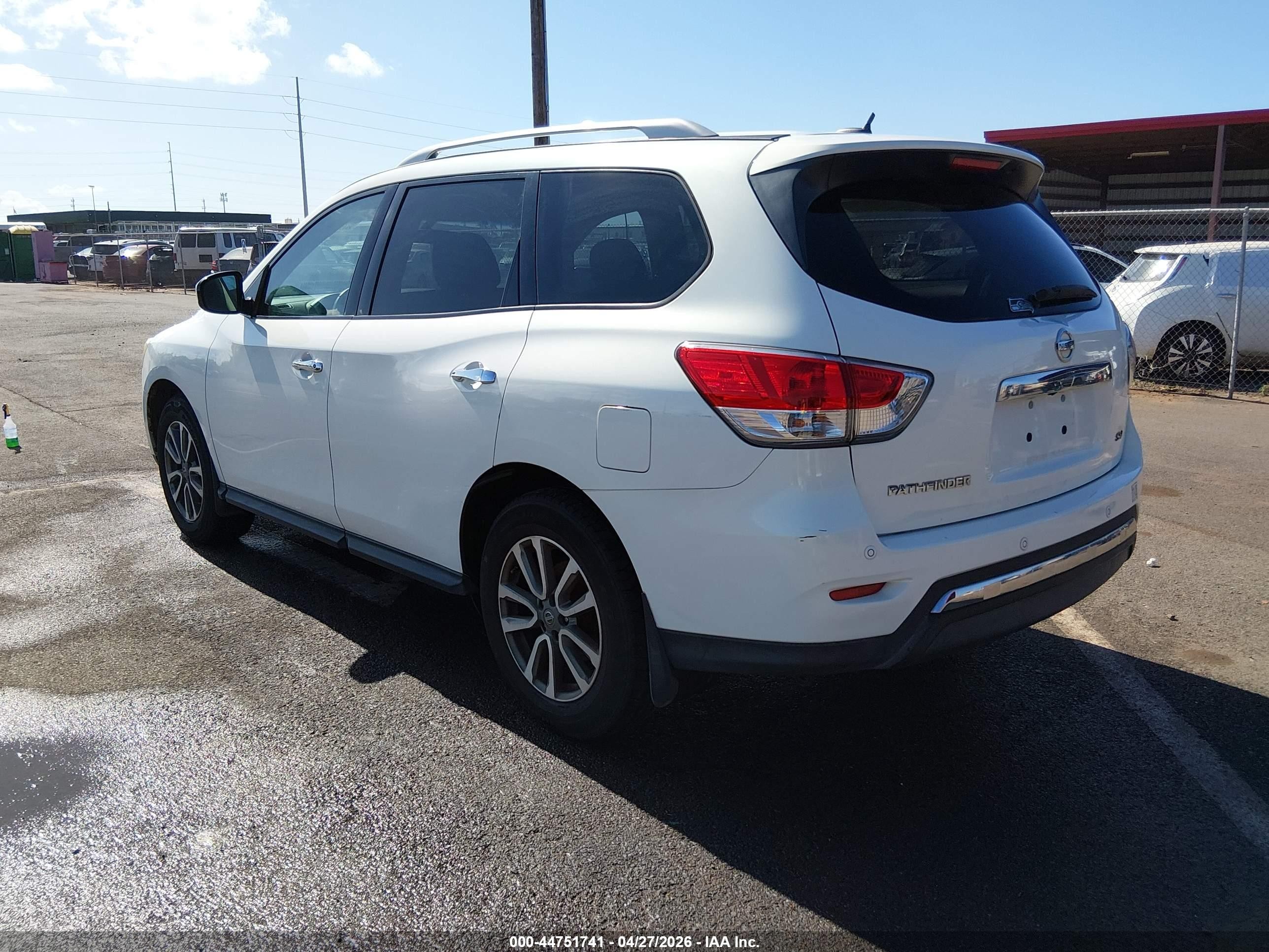 2014 Nissan Pathfinder Sv White vin: 5N1AR2MN1EC681248