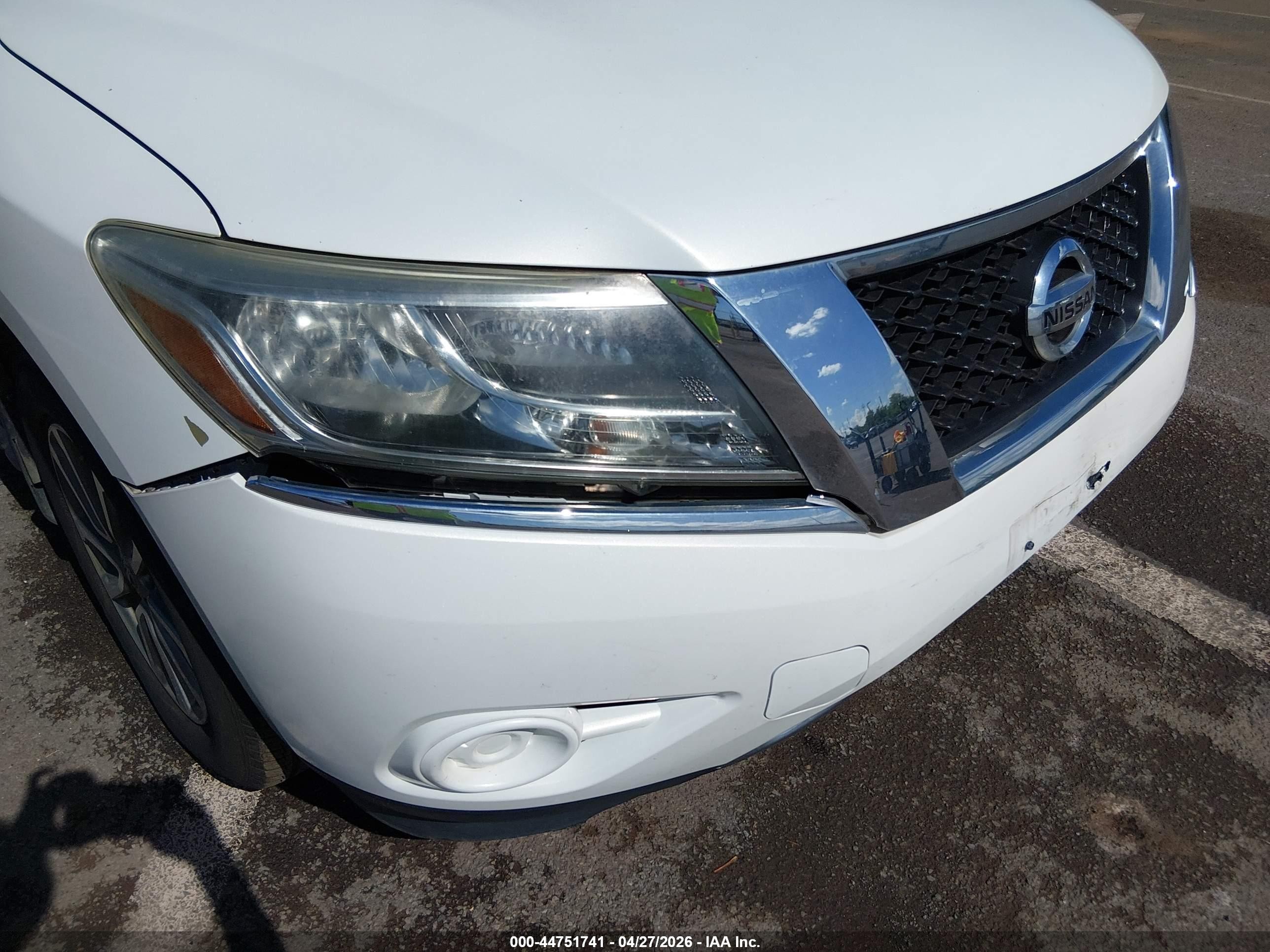 2014 Nissan Pathfinder Sv White vin: 5N1AR2MN1EC681248
