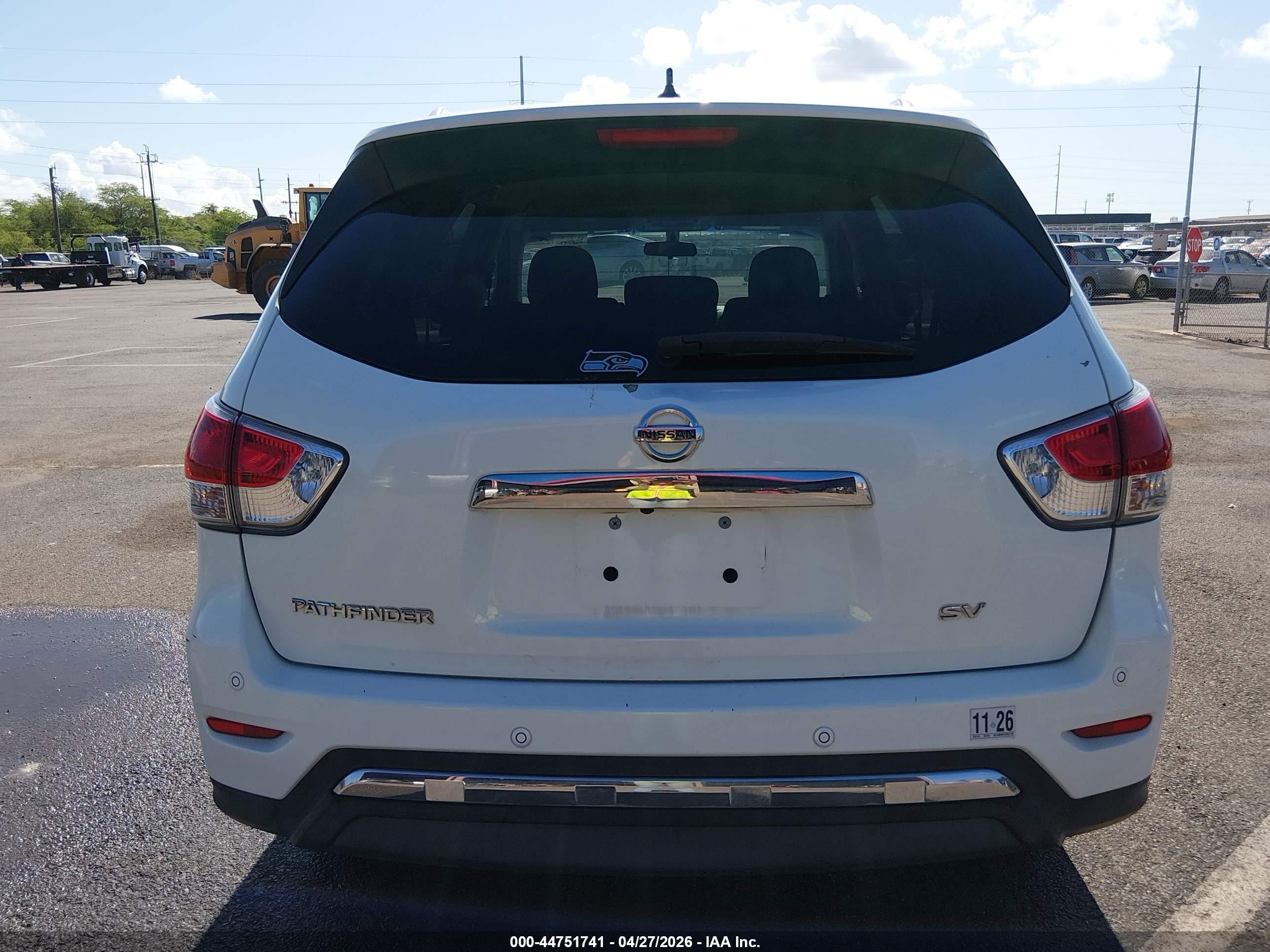 2014 Nissan Pathfinder Sv White vin: 5N1AR2MN1EC681248