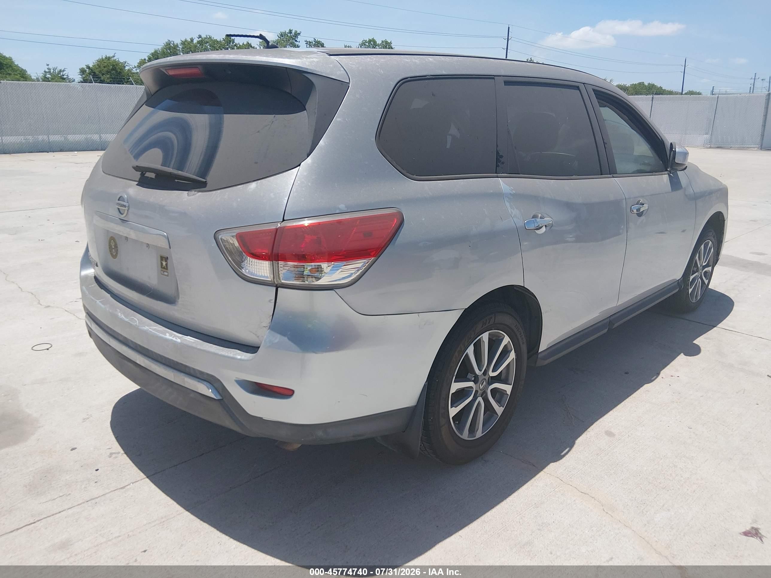 2014 Nissan Pathfinder S Серебряный vin: 5N1AR2MN1EC718072