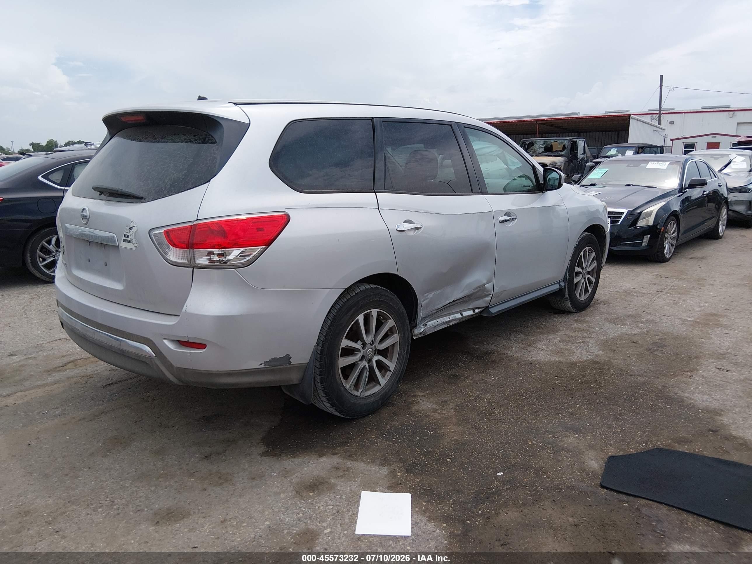2014 Nissan Pathfinder S Silver vin: 5N1AR2MN1EC728147
