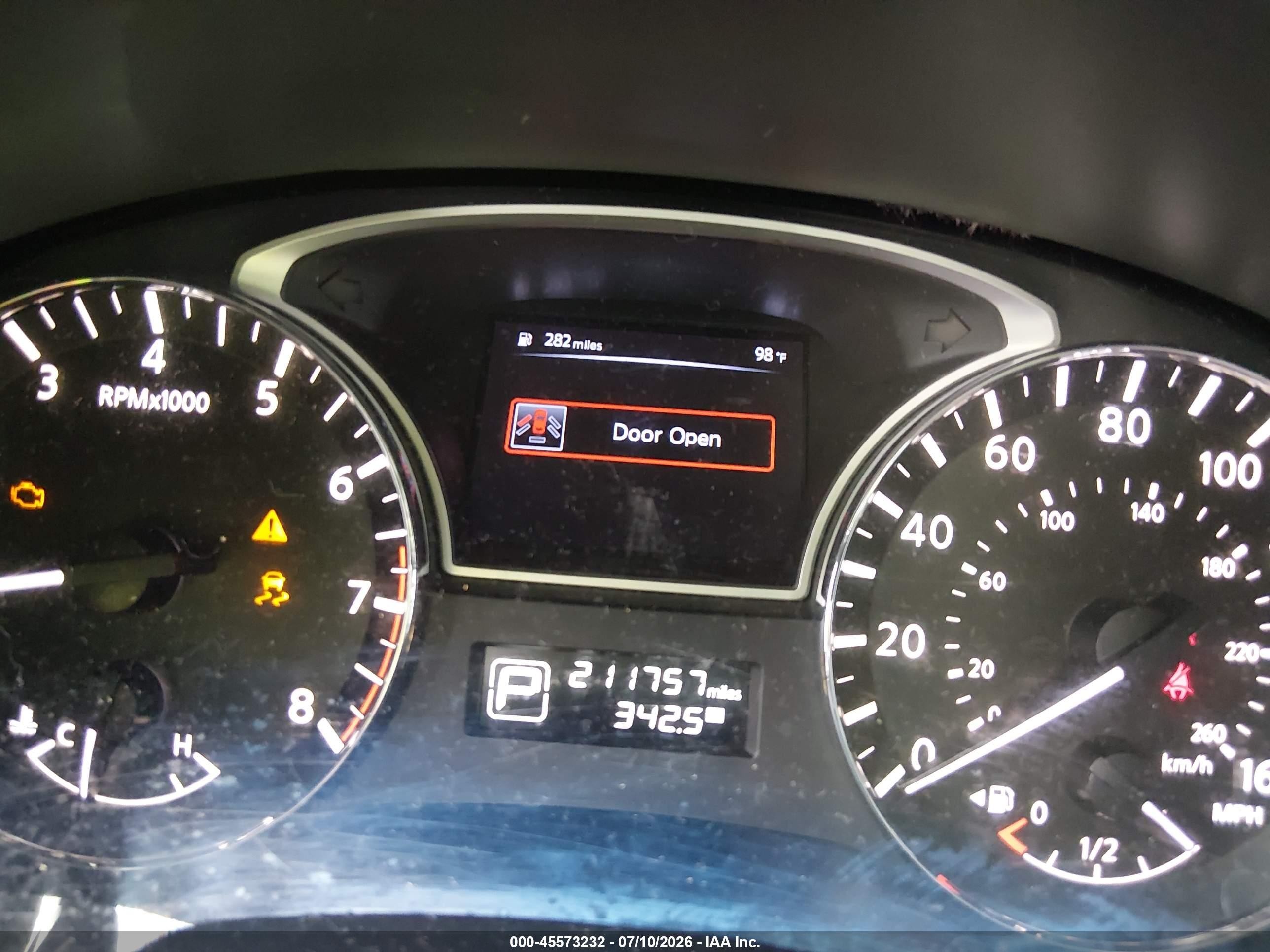 2014 Nissan Pathfinder S Silver vin: 5N1AR2MN1EC728147