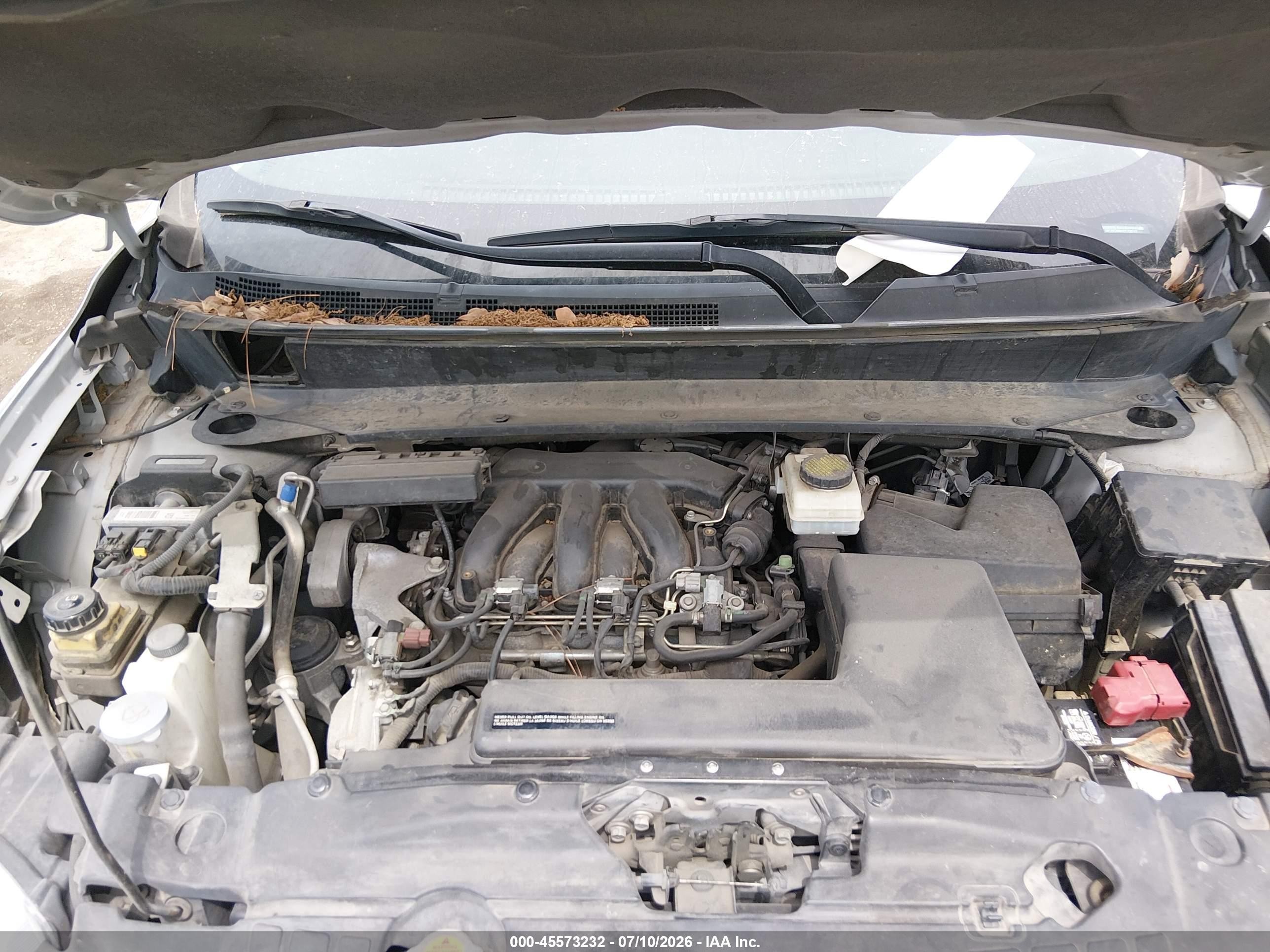 2014 Nissan Pathfinder S Silver vin: 5N1AR2MN1EC728147