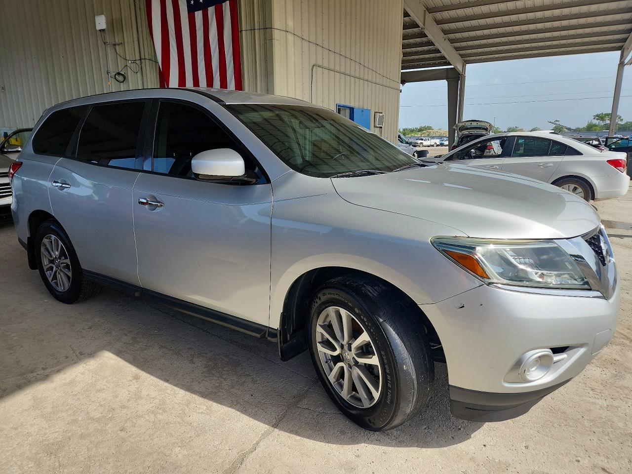 2015 Nissan Pathfinder S Серебряный vin: 5N1AR2MN1FC615400