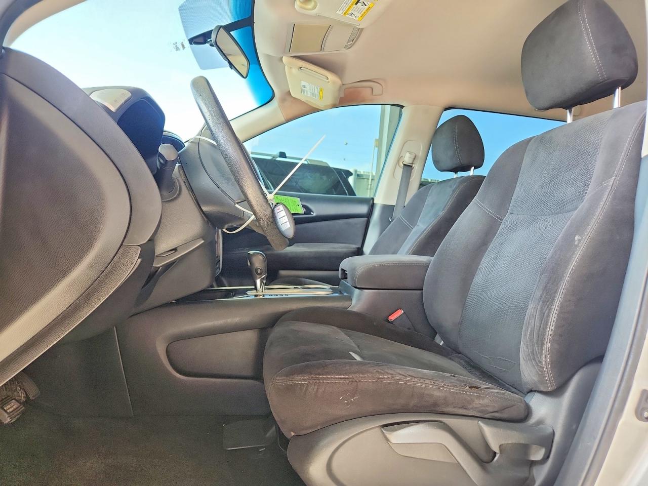 2015 Nissan Pathfinder S Серебряный vin: 5N1AR2MN1FC615400