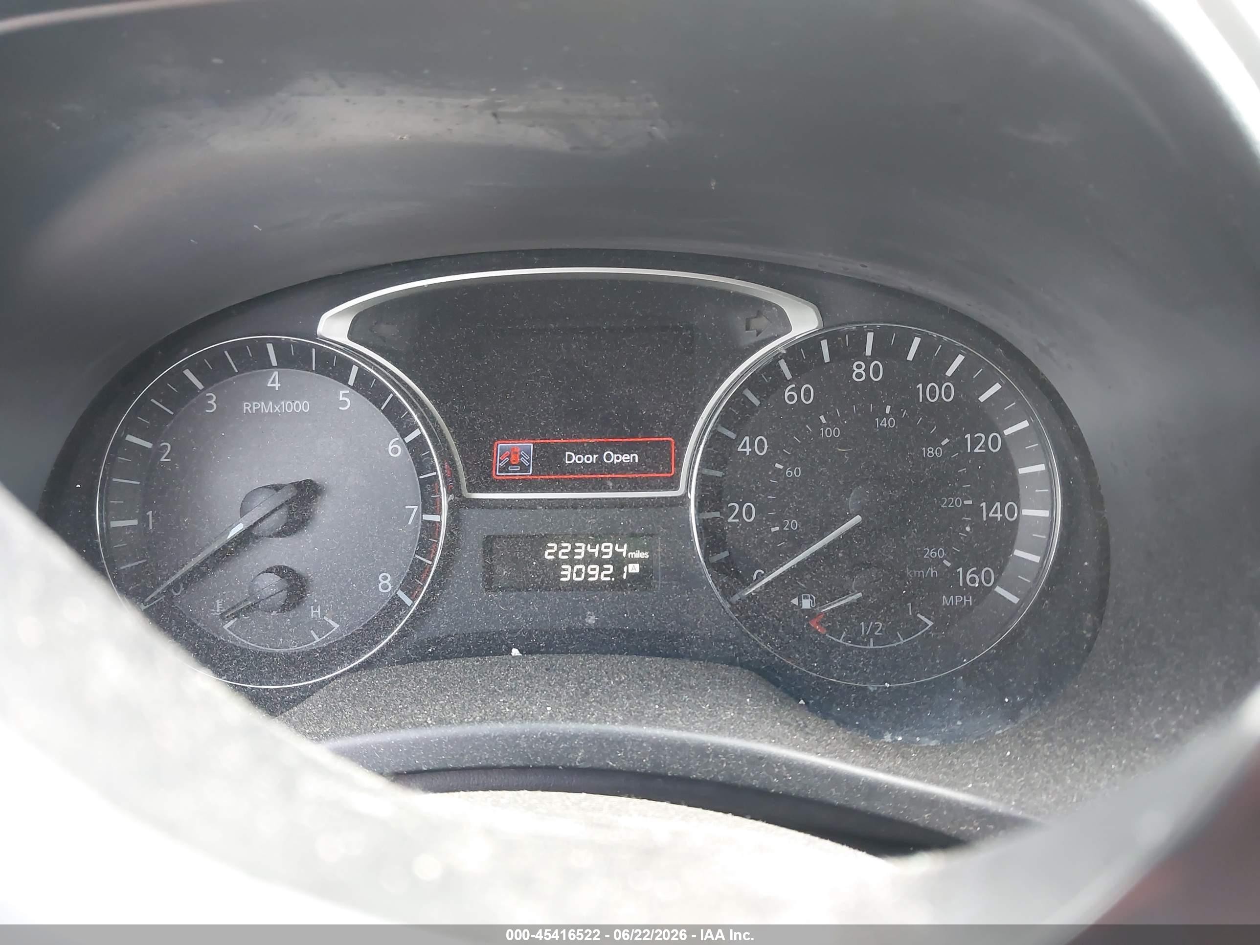 2015 Nissan Pathfinder S Silver vin: 5N1AR2MN1FC647957