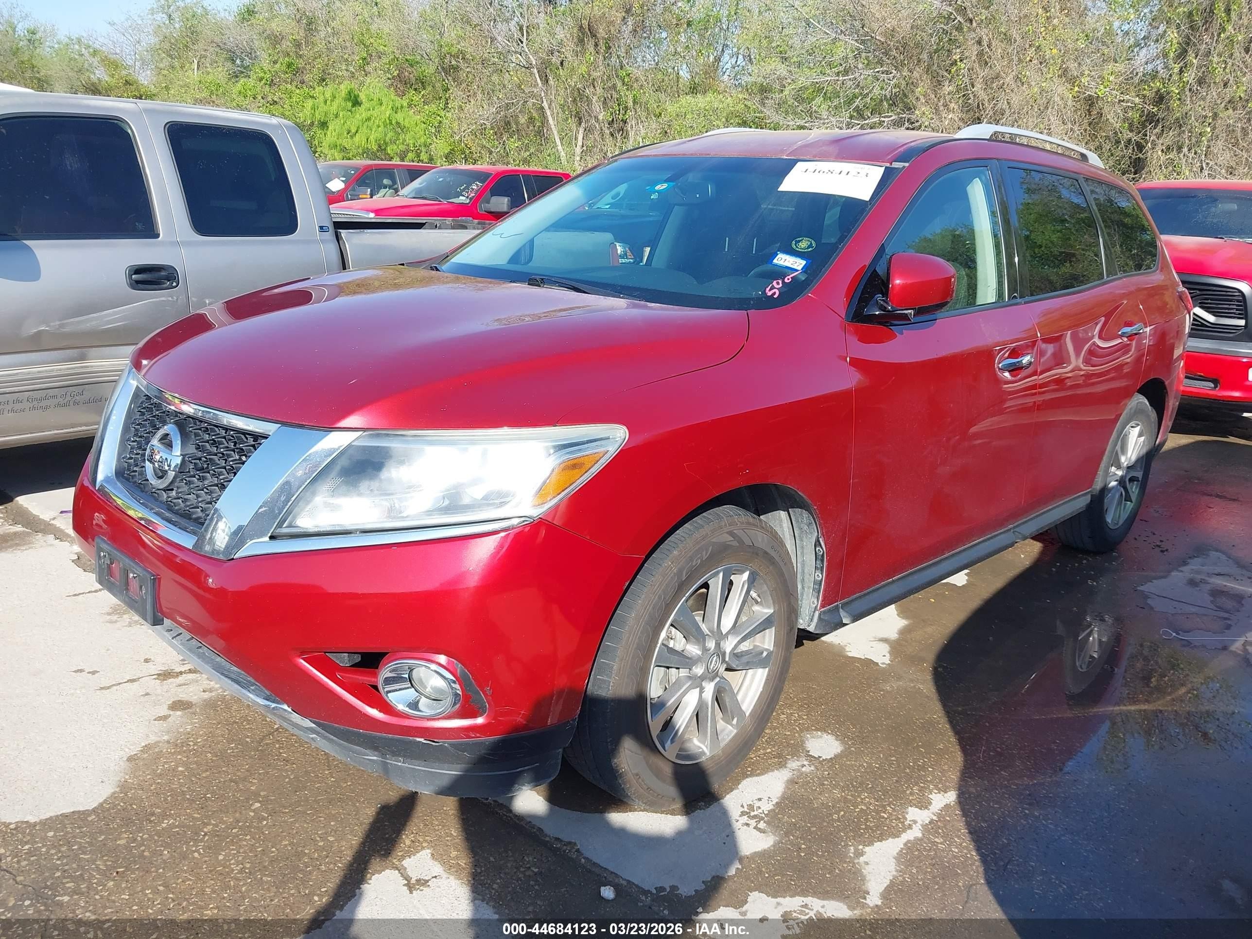 2015 Nissan Pathfinder Platinum/s/sl/sv Red vin: 5N1AR2MN1FC649255