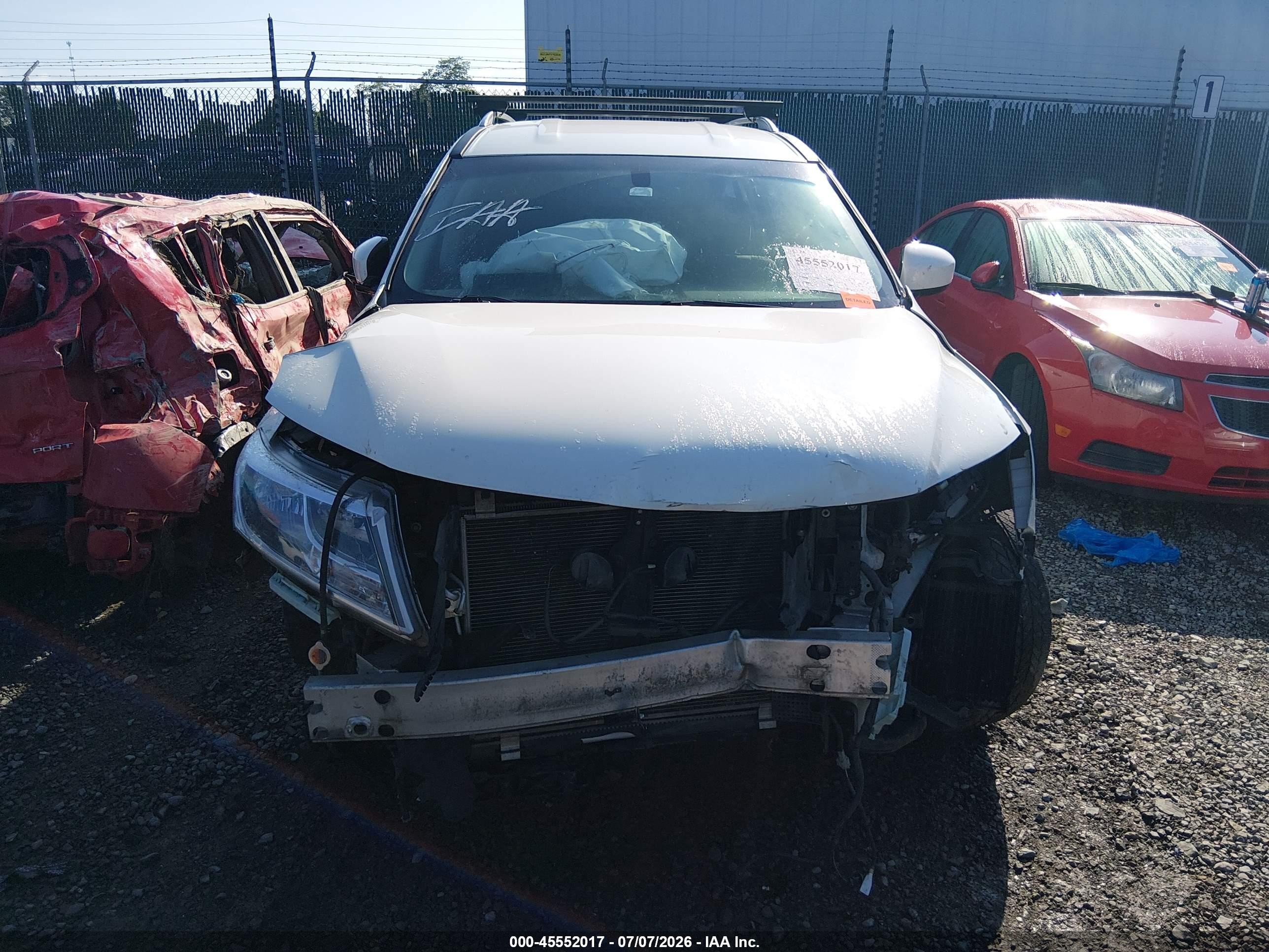 2015 Nissan Pathfinder Sv Белый vin: 5N1AR2MN1FC651250