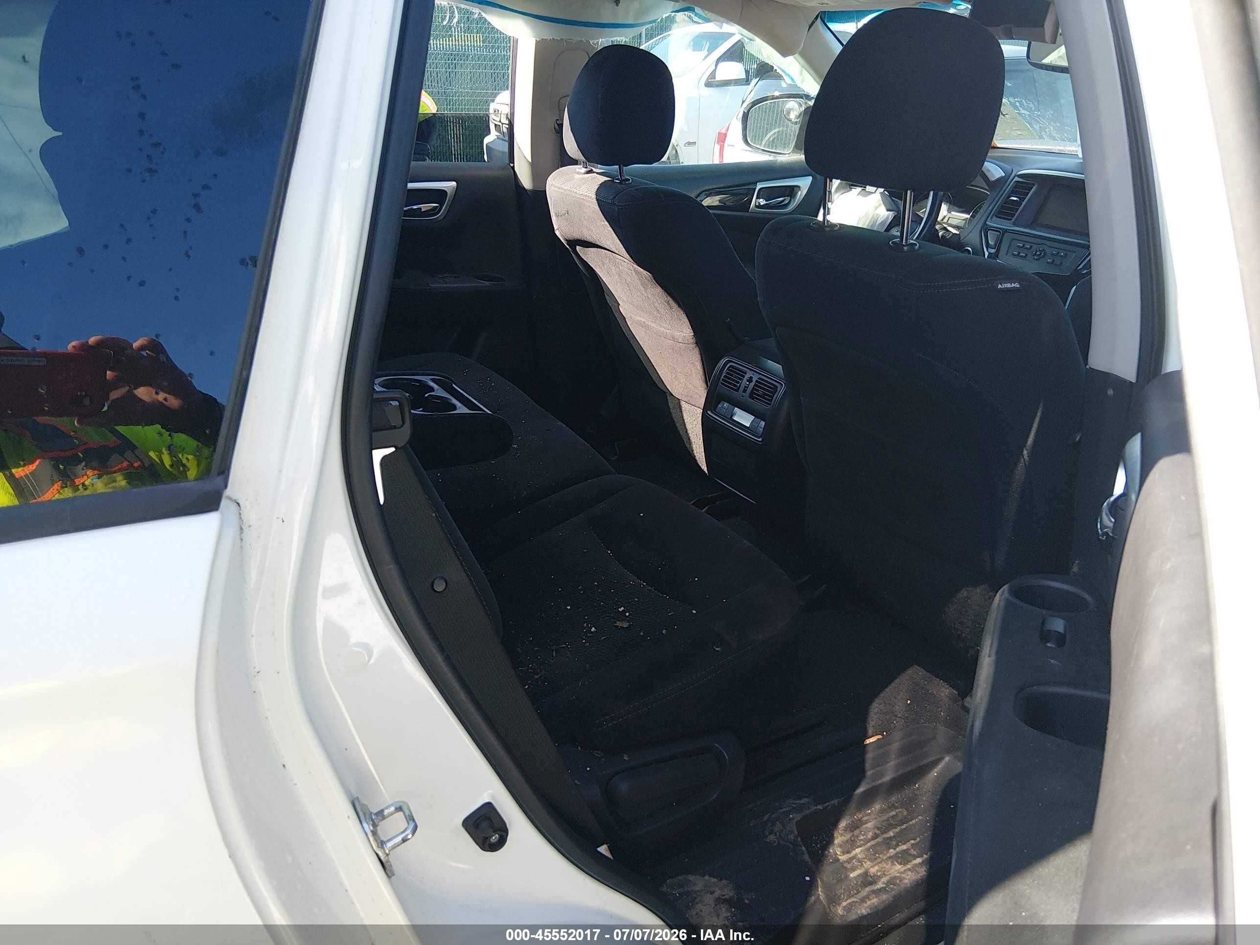 2015 Nissan Pathfinder Sv Белый vin: 5N1AR2MN1FC651250
