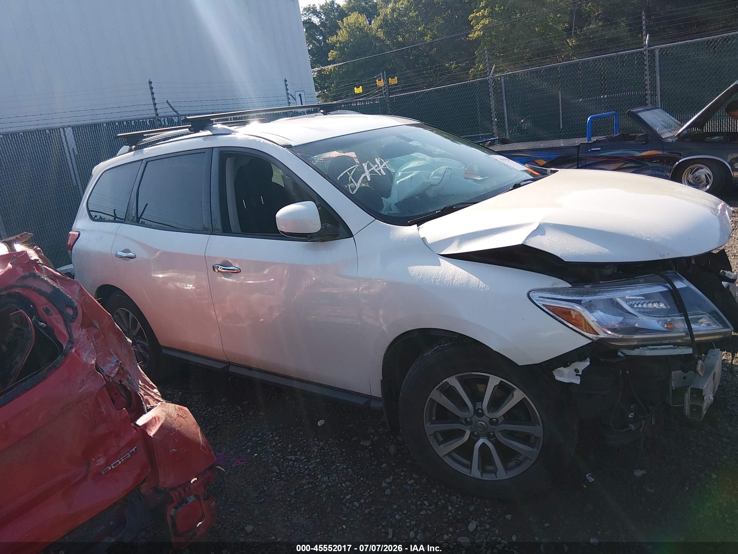 2015 Nissan Pathfinder Sv Белый vin: 5N1AR2MN1FC651250