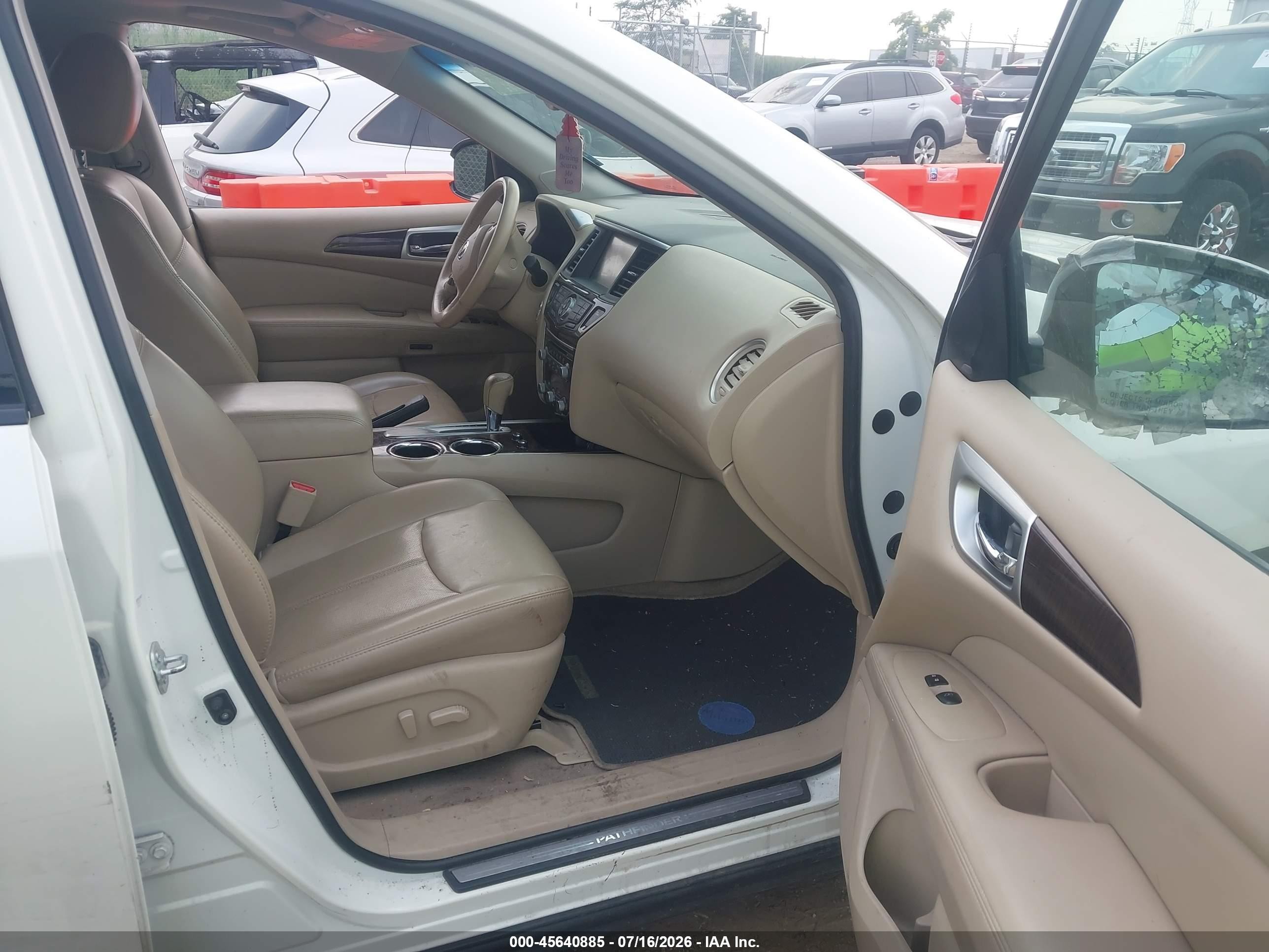 2015 Nissan Pathfinder Platinum White vin: 5N1AR2MN1FC684331