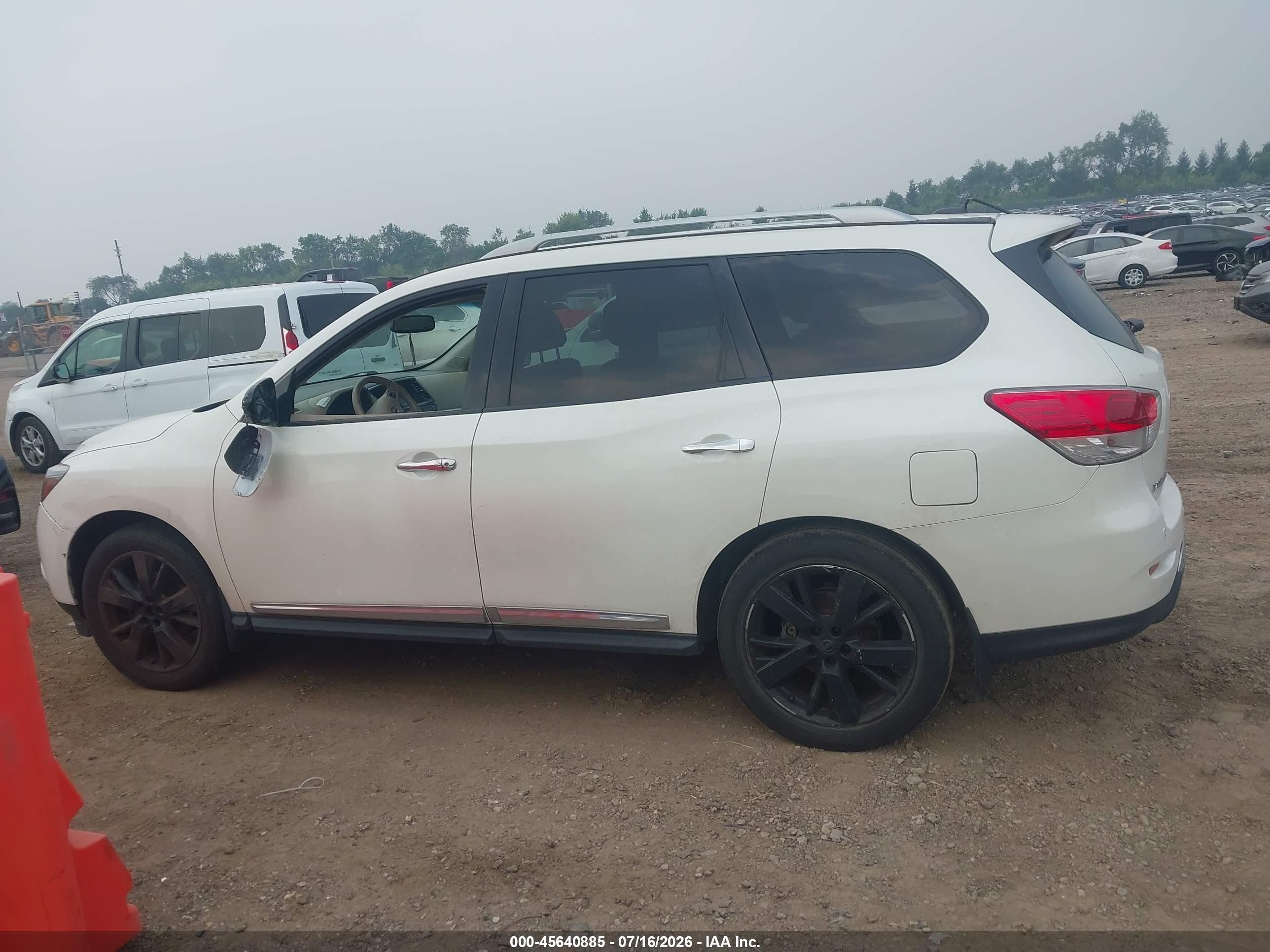 2015 Nissan Pathfinder Platinum White vin: 5N1AR2MN1FC684331