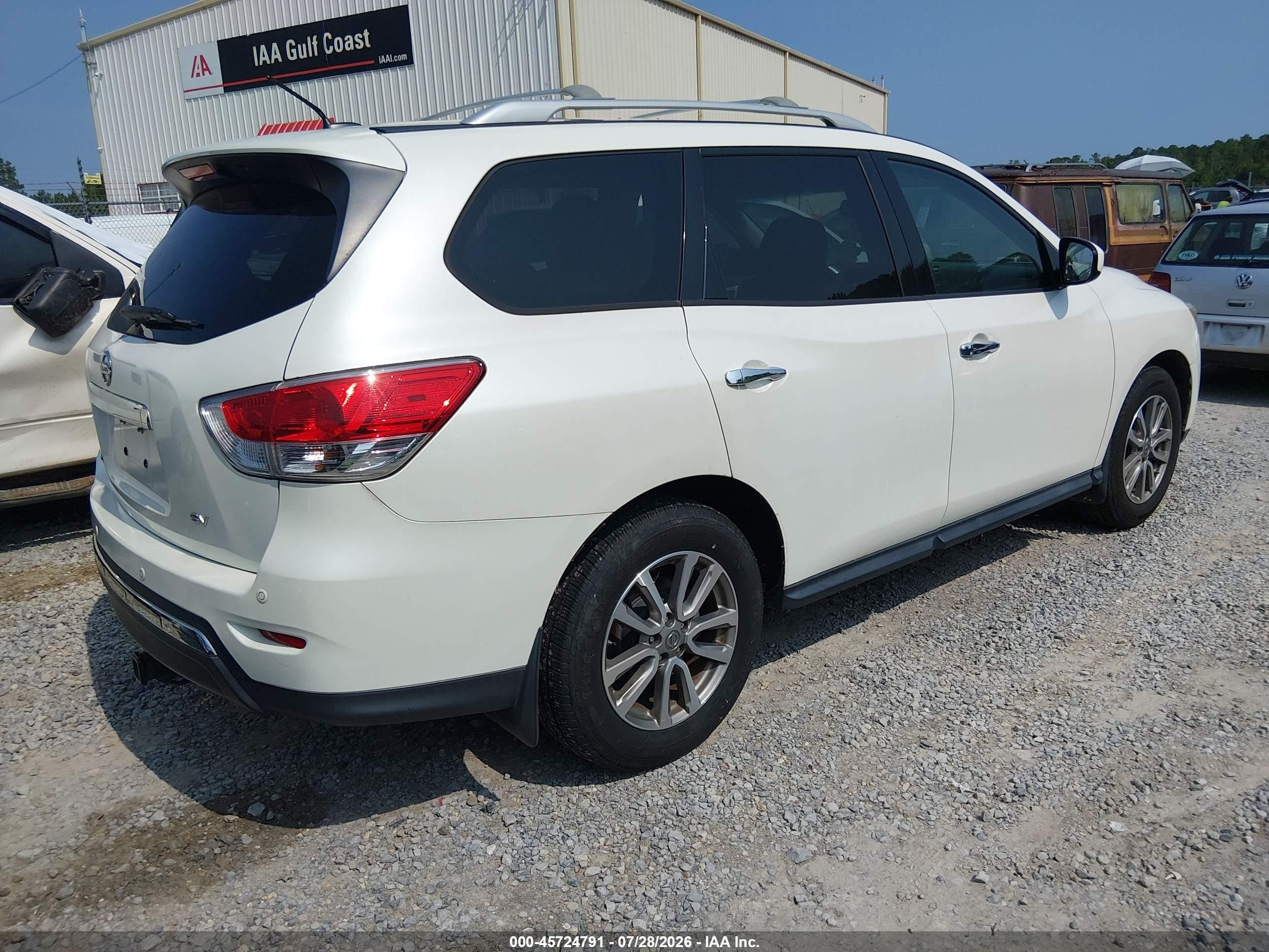 2015 Nissan Pathfinder Sv White vin: 5N1AR2MN1FC704576