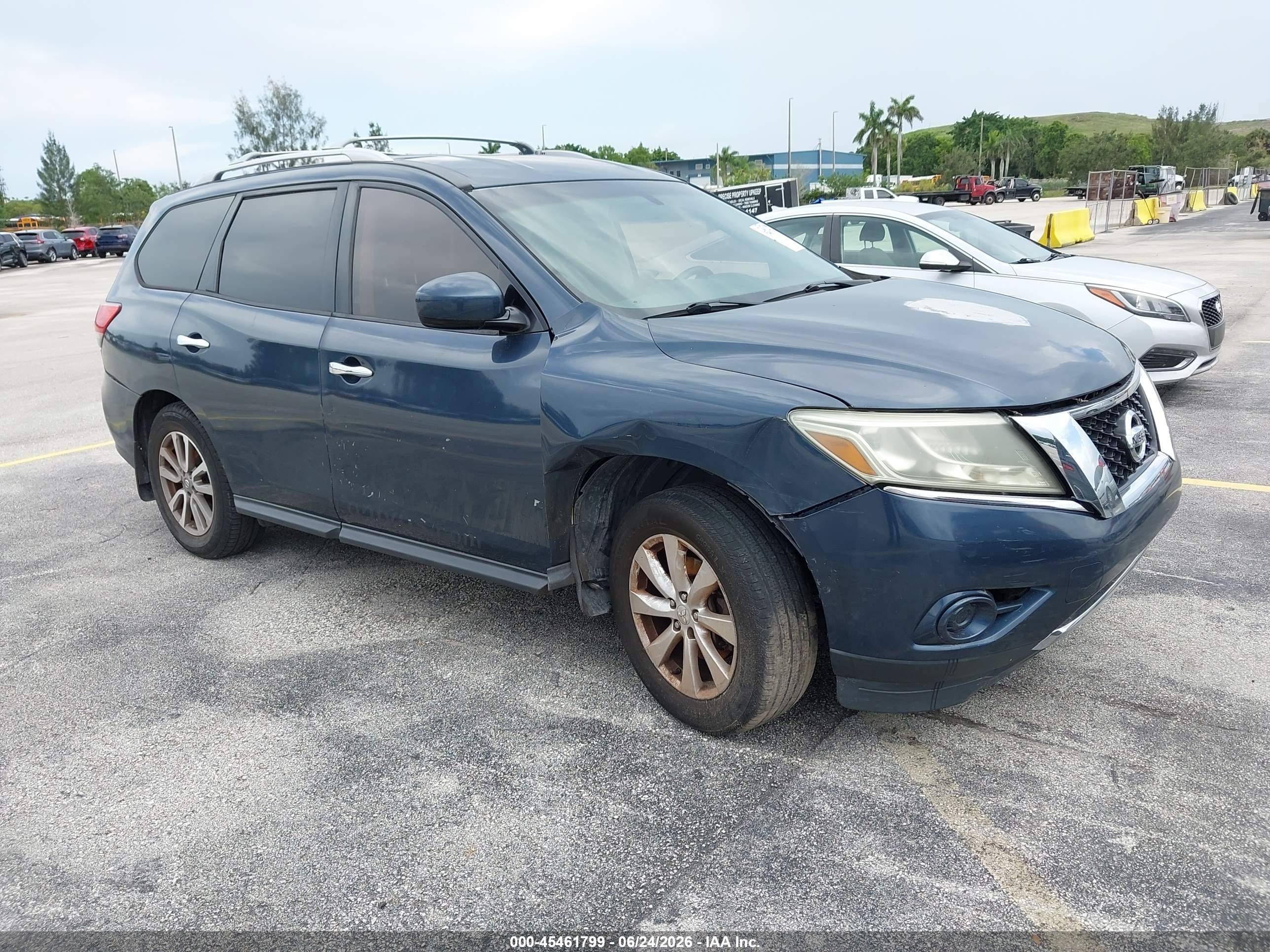 2015 Nissan Pathfinder S Серый vin: 5N1AR2MN1FC708904