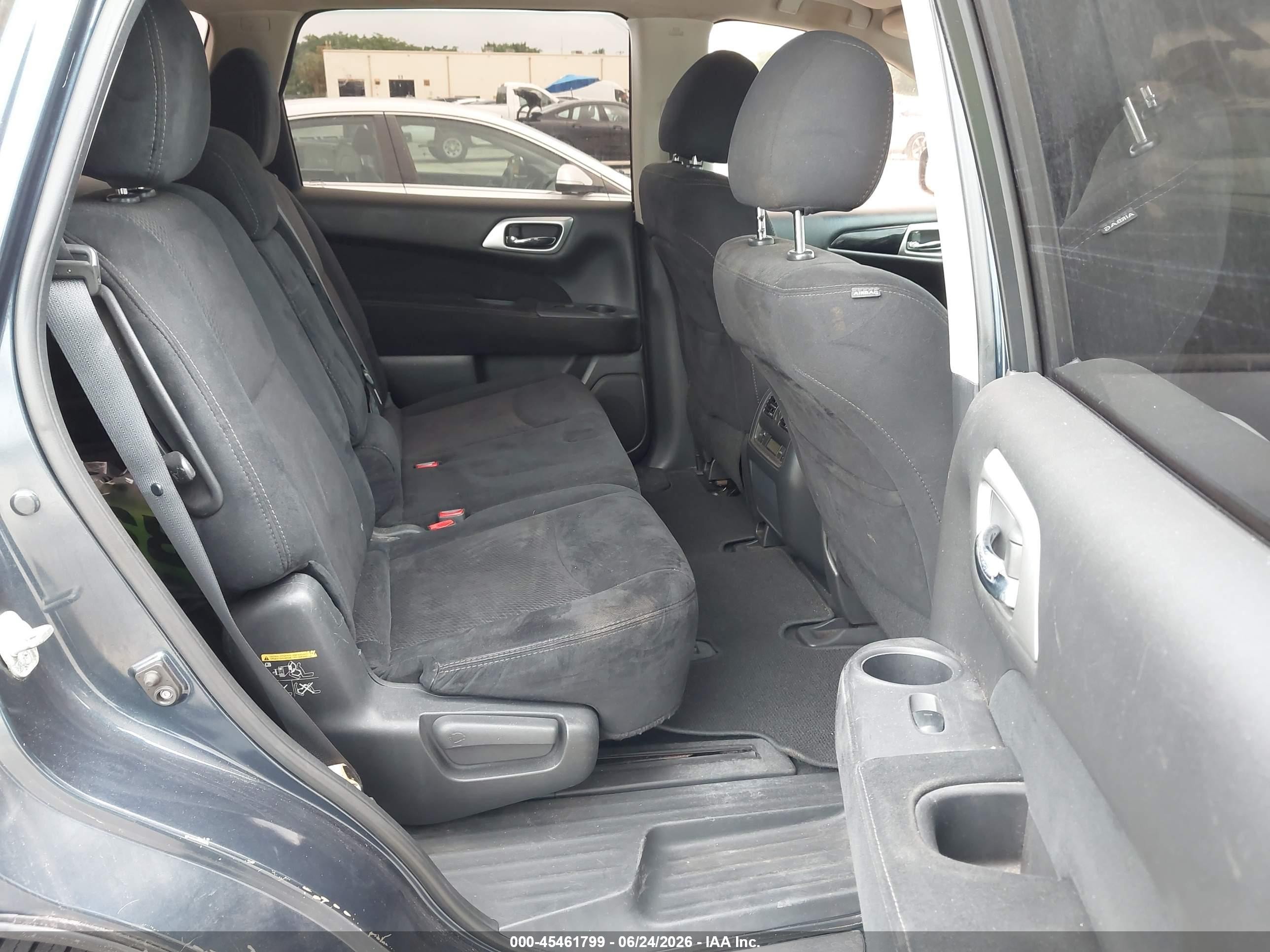 2015 Nissan Pathfinder S Серый vin: 5N1AR2MN1FC708904