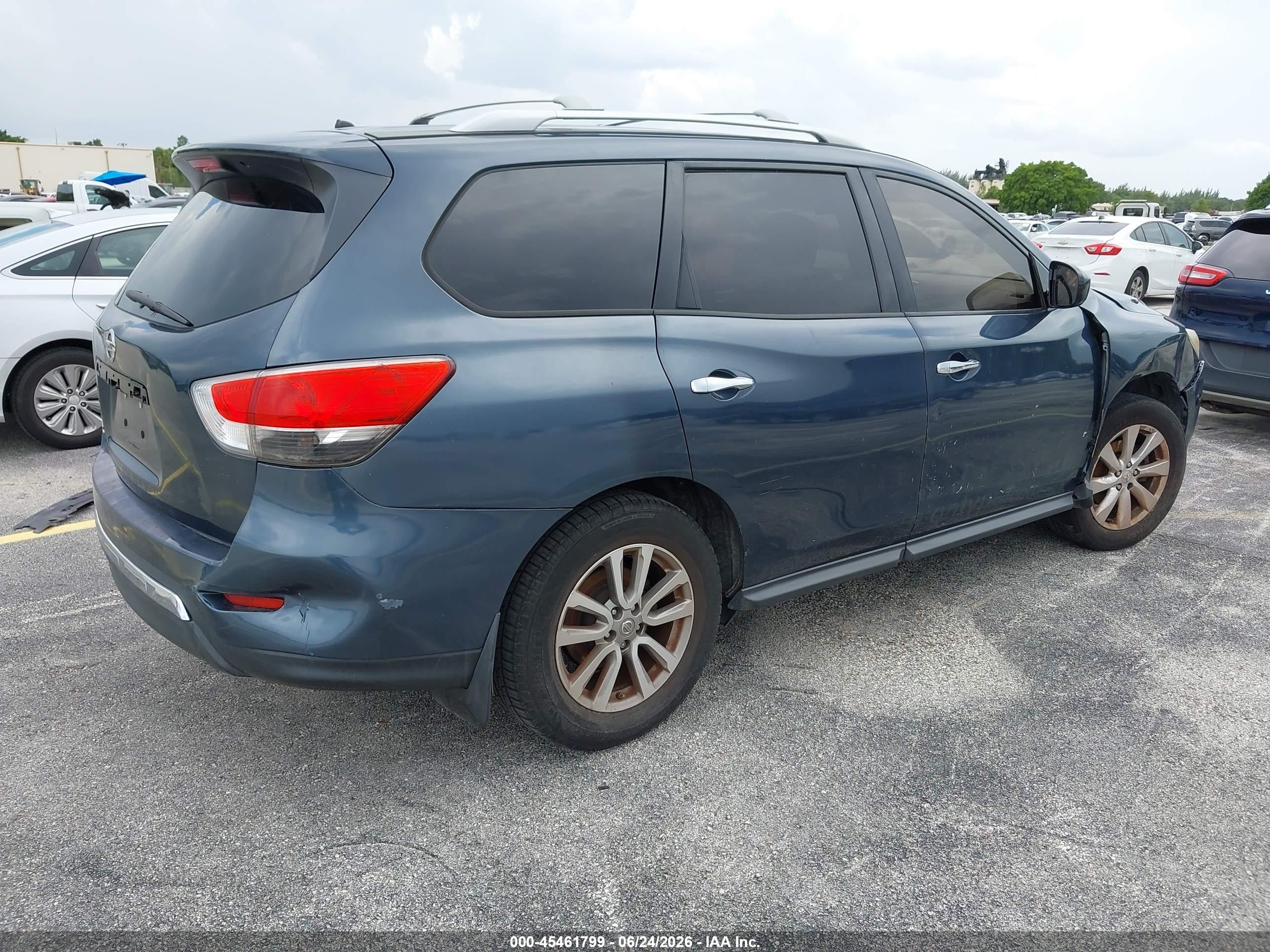 2015 Nissan Pathfinder S Серый vin: 5N1AR2MN1FC708904