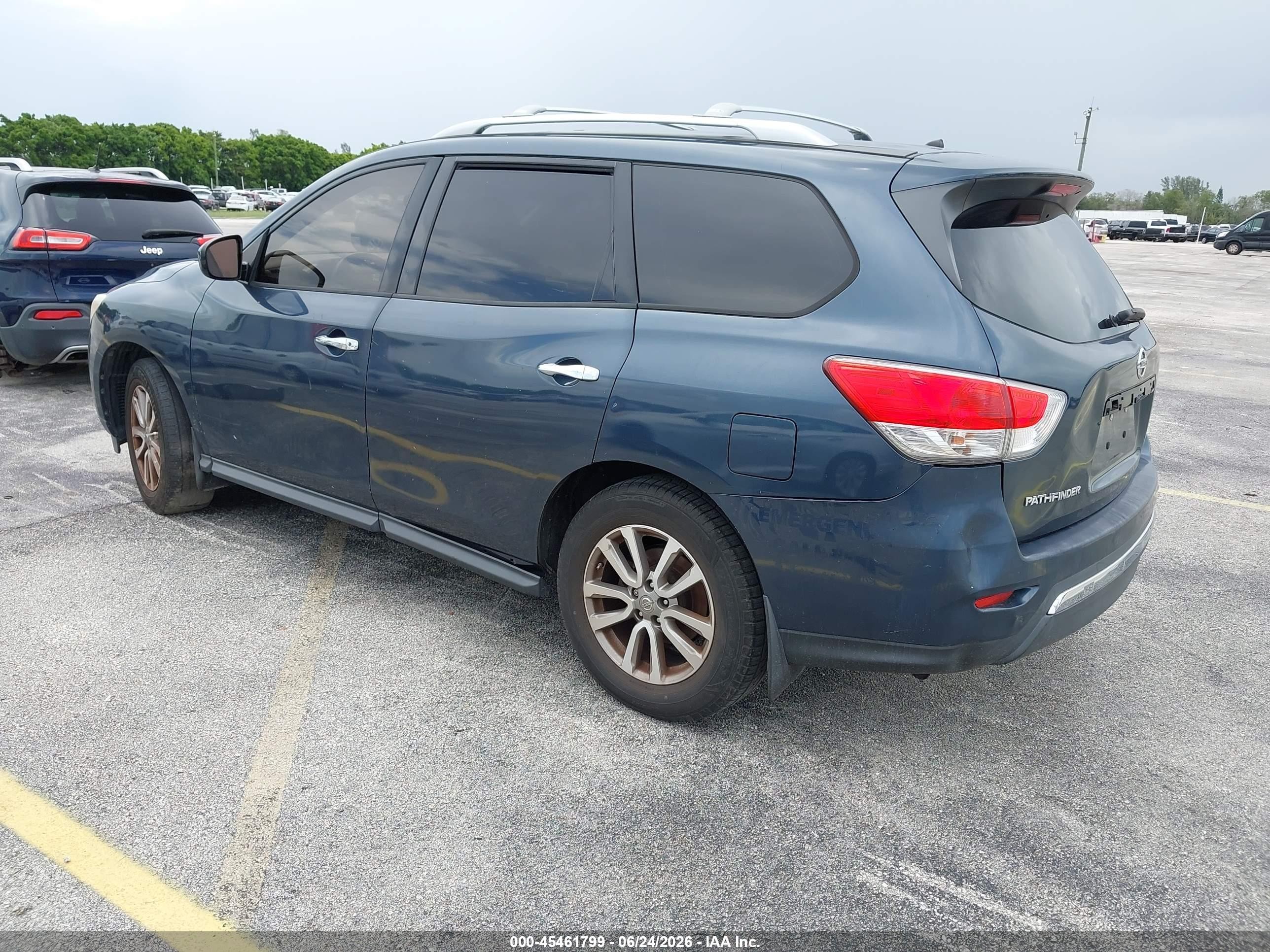 2015 Nissan Pathfinder S Серый vin: 5N1AR2MN1FC708904