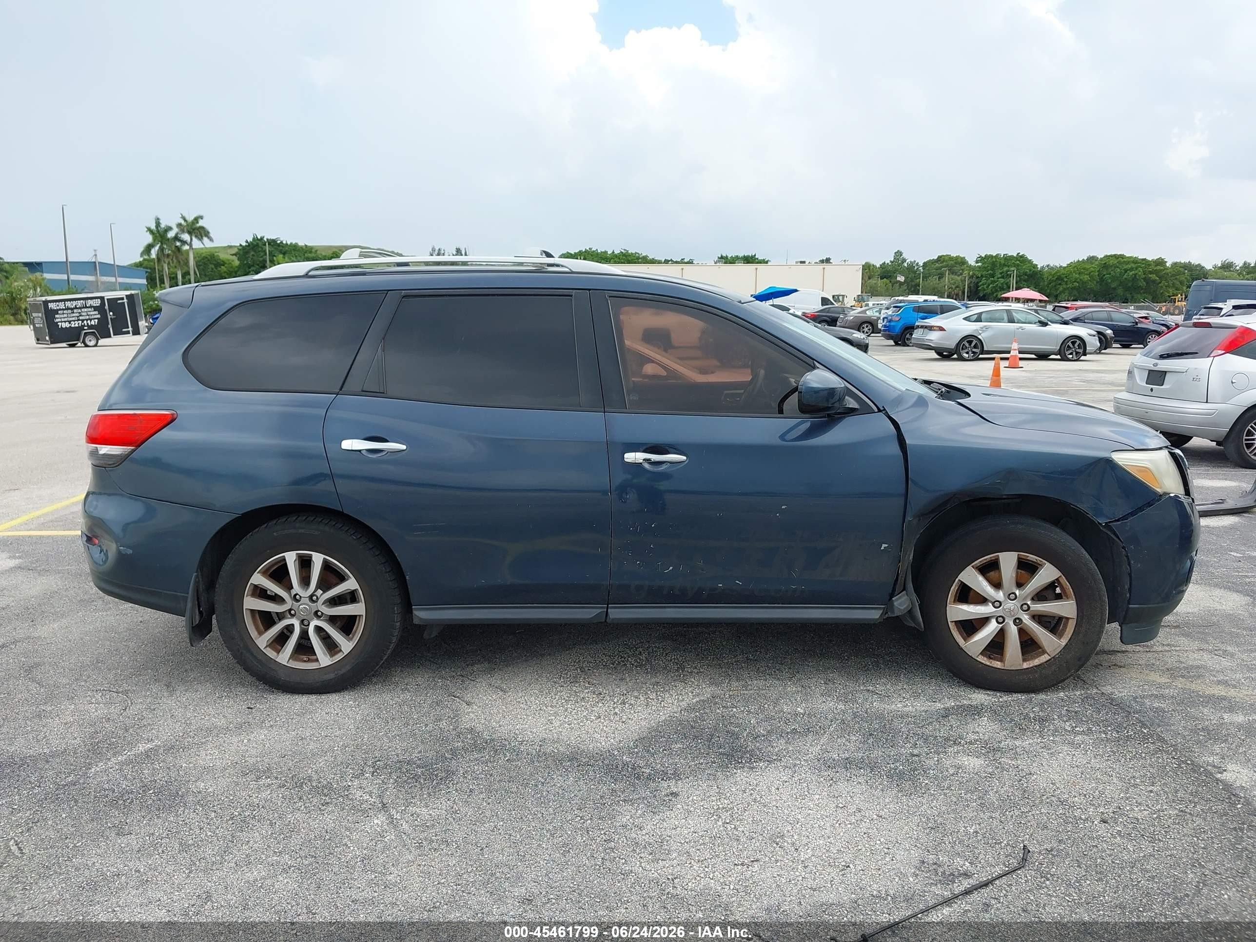 2015 Nissan Pathfinder S Серый vin: 5N1AR2MN1FC708904