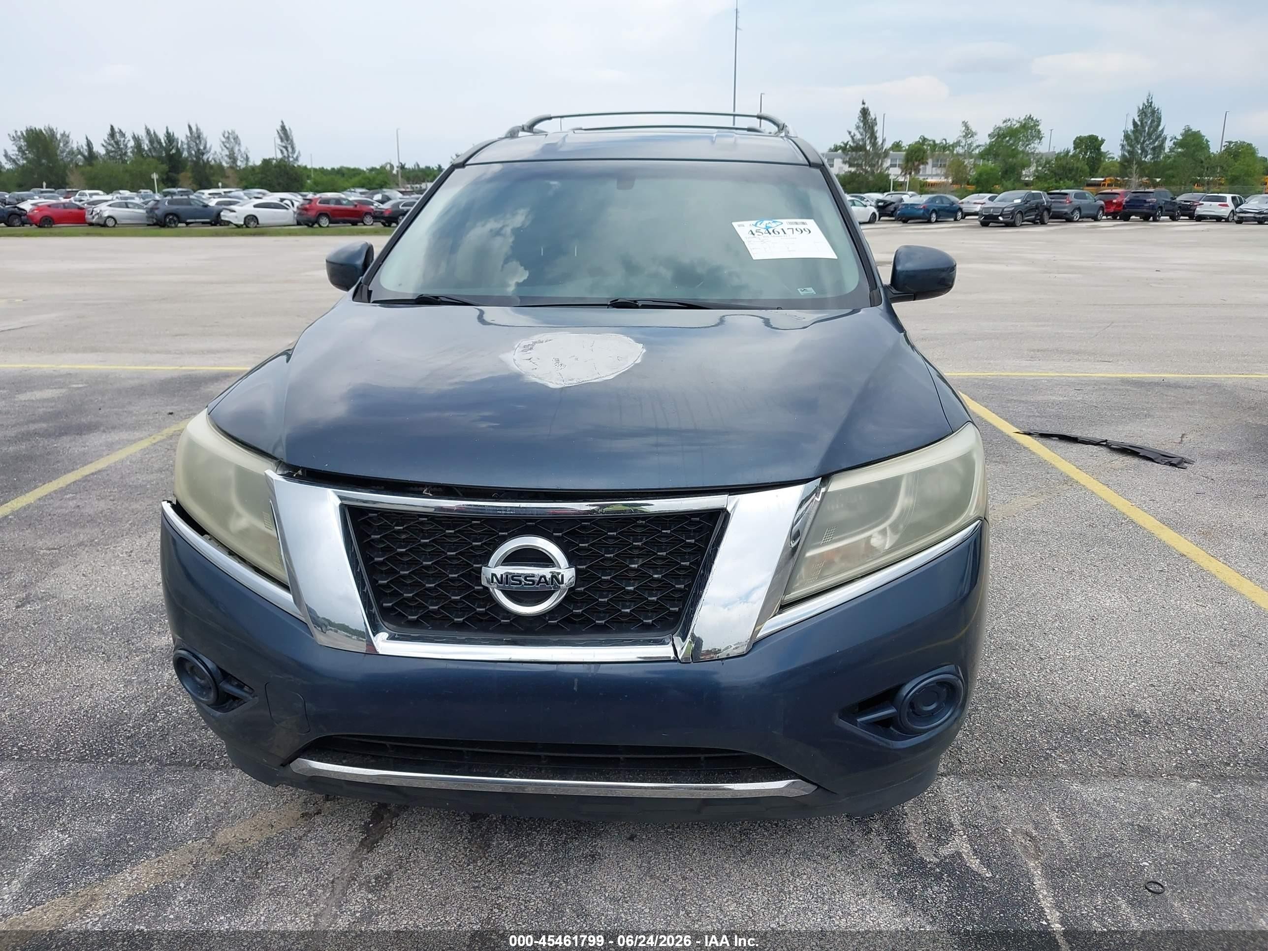 2015 Nissan Pathfinder S Серый vin: 5N1AR2MN1FC708904