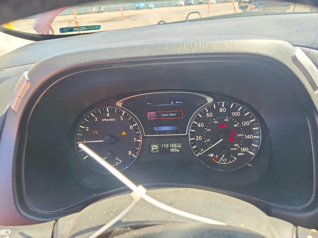 2015 Nissan Pathfinder S Red vin: 5N1AR2MN1FC716923