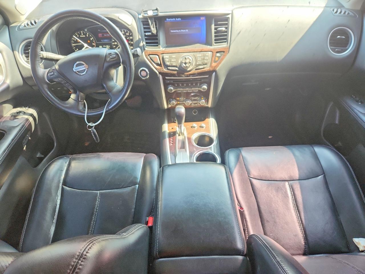 2015 Nissan Pathfinder S Red vin: 5N1AR2MN1FC716923