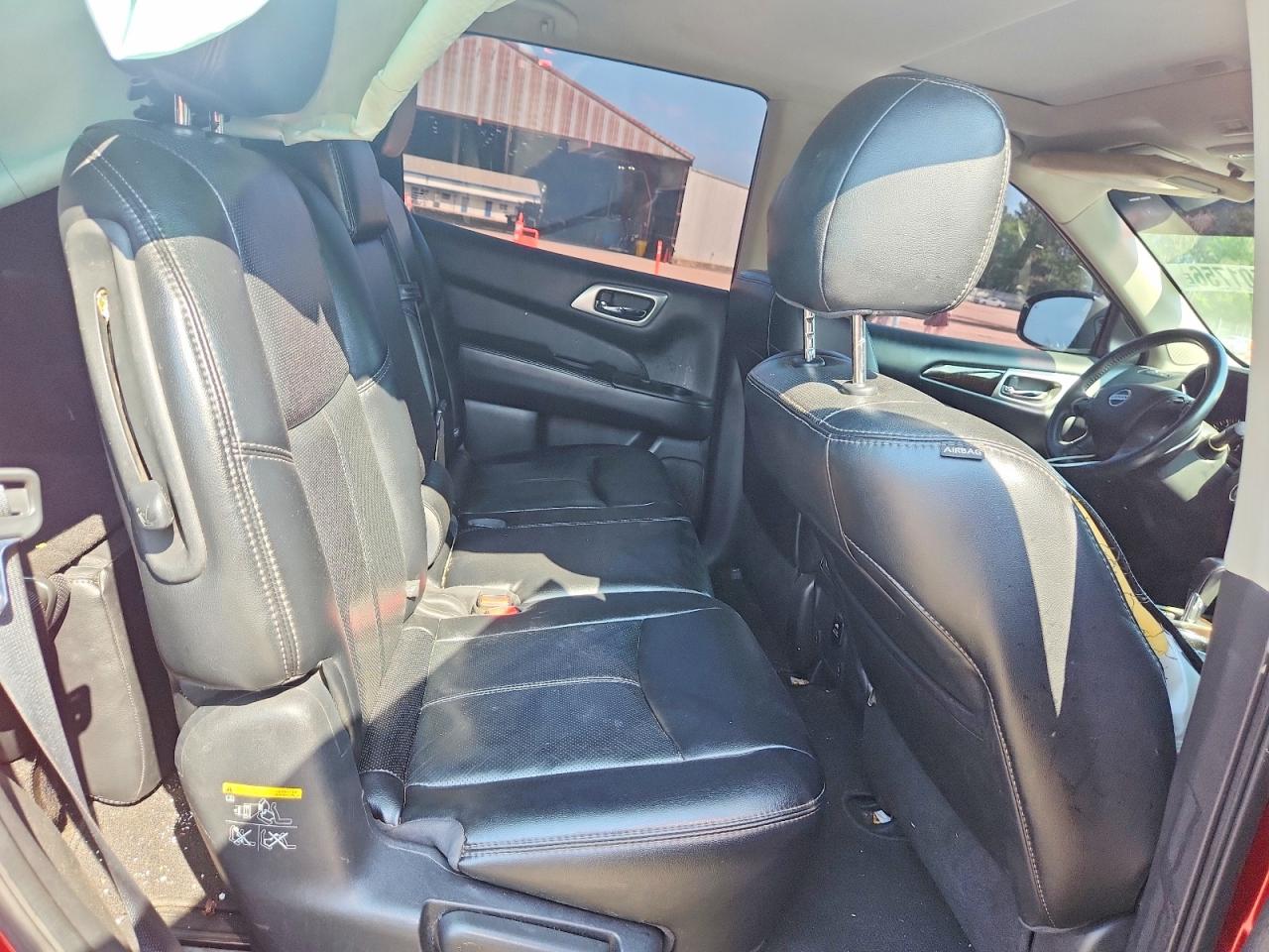 2015 Nissan Pathfinder S Red vin: 5N1AR2MN1FC716923