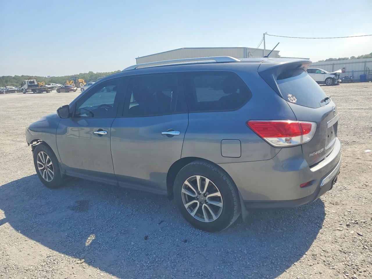 2016 Nissan Pathfinder S Silver vin: 5N1AR2MN1GC615284