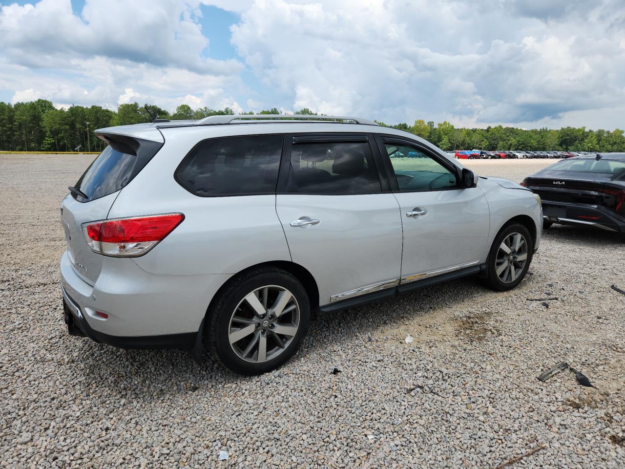 2013 Nissan Pathfinder S Silver vin: 5N1AR2MN2DC611675