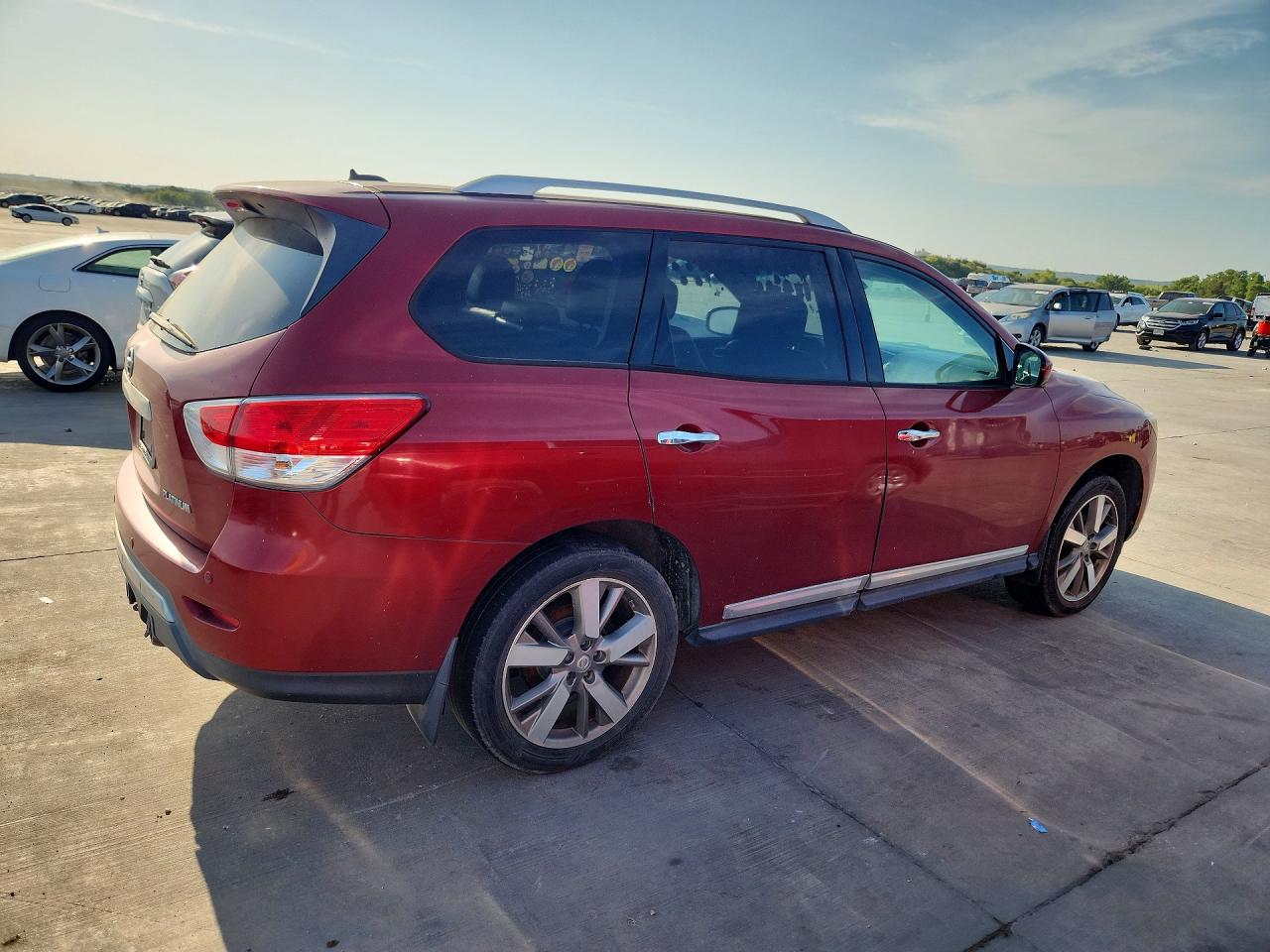 2013 Nissan Pathfinder S Red vin: 5N1AR2MN2DC630372