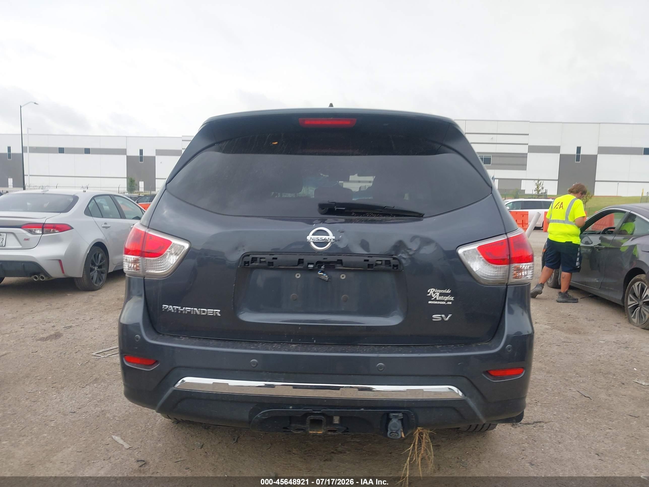 2013 Nissan Pathfinder Sv Gray vin: 5N1AR2MN2DC651268