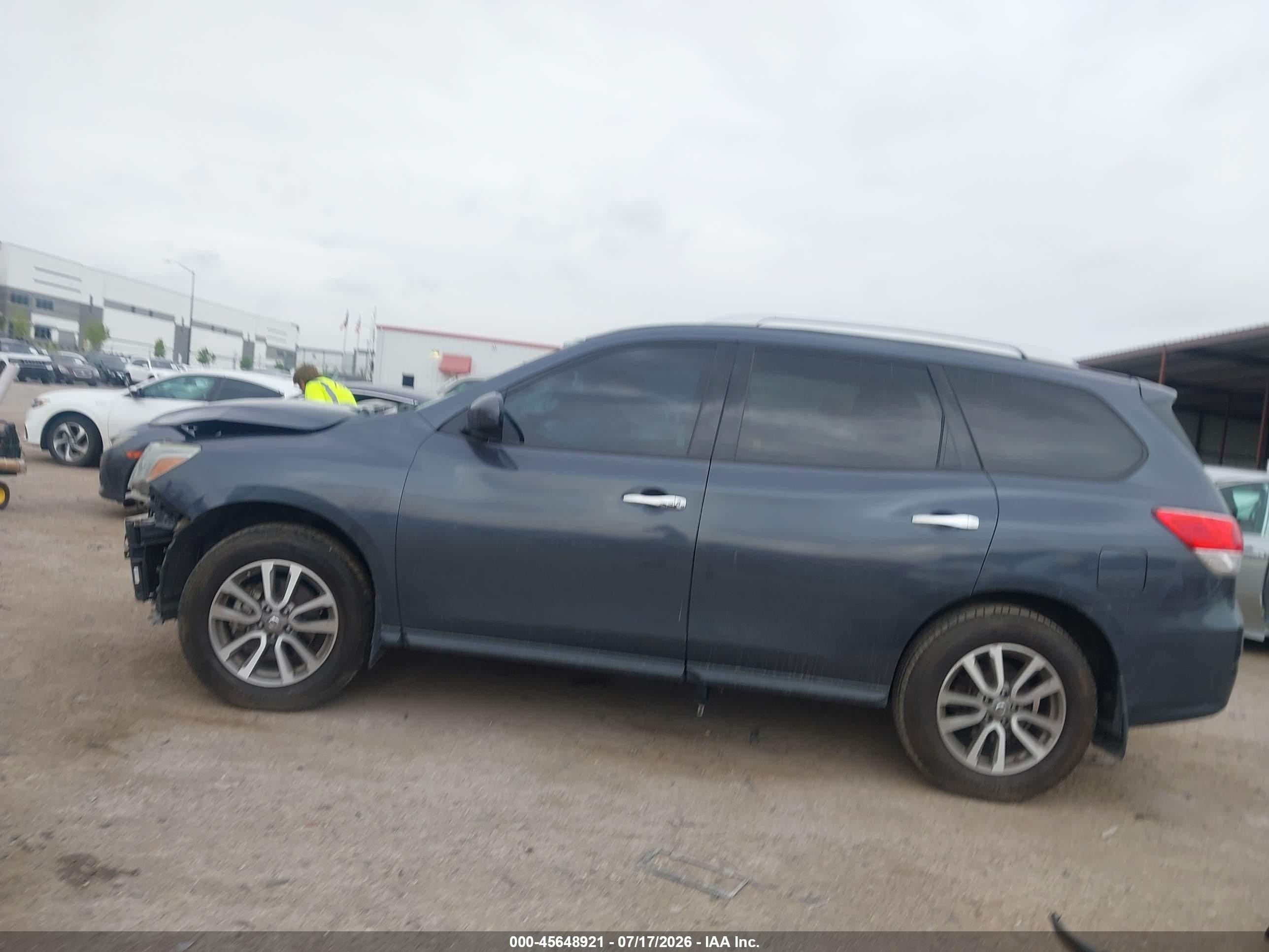 2013 Nissan Pathfinder Sv Gray vin: 5N1AR2MN2DC651268