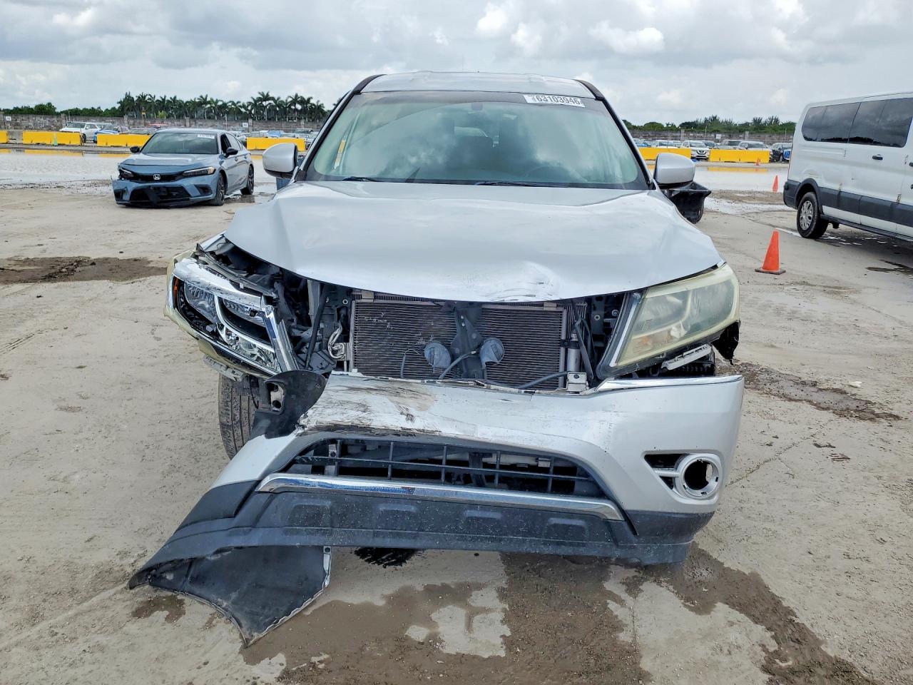 2013 Nissan Pathfinder S Silver vin: 5N1AR2MN2DC667082