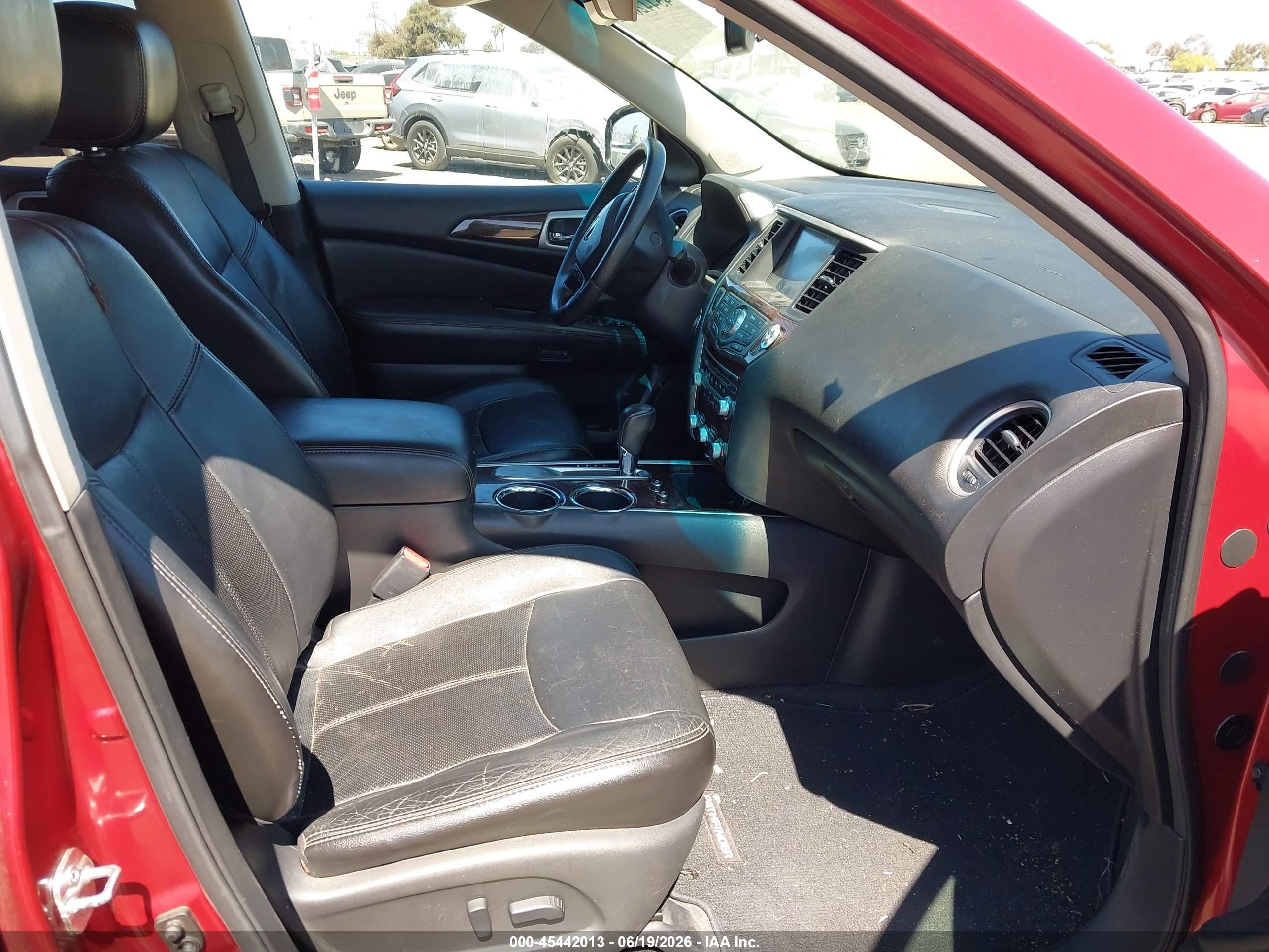 2013 Nissan Pathfinder Platinum Red vin: 5N1AR2MN2DC677594