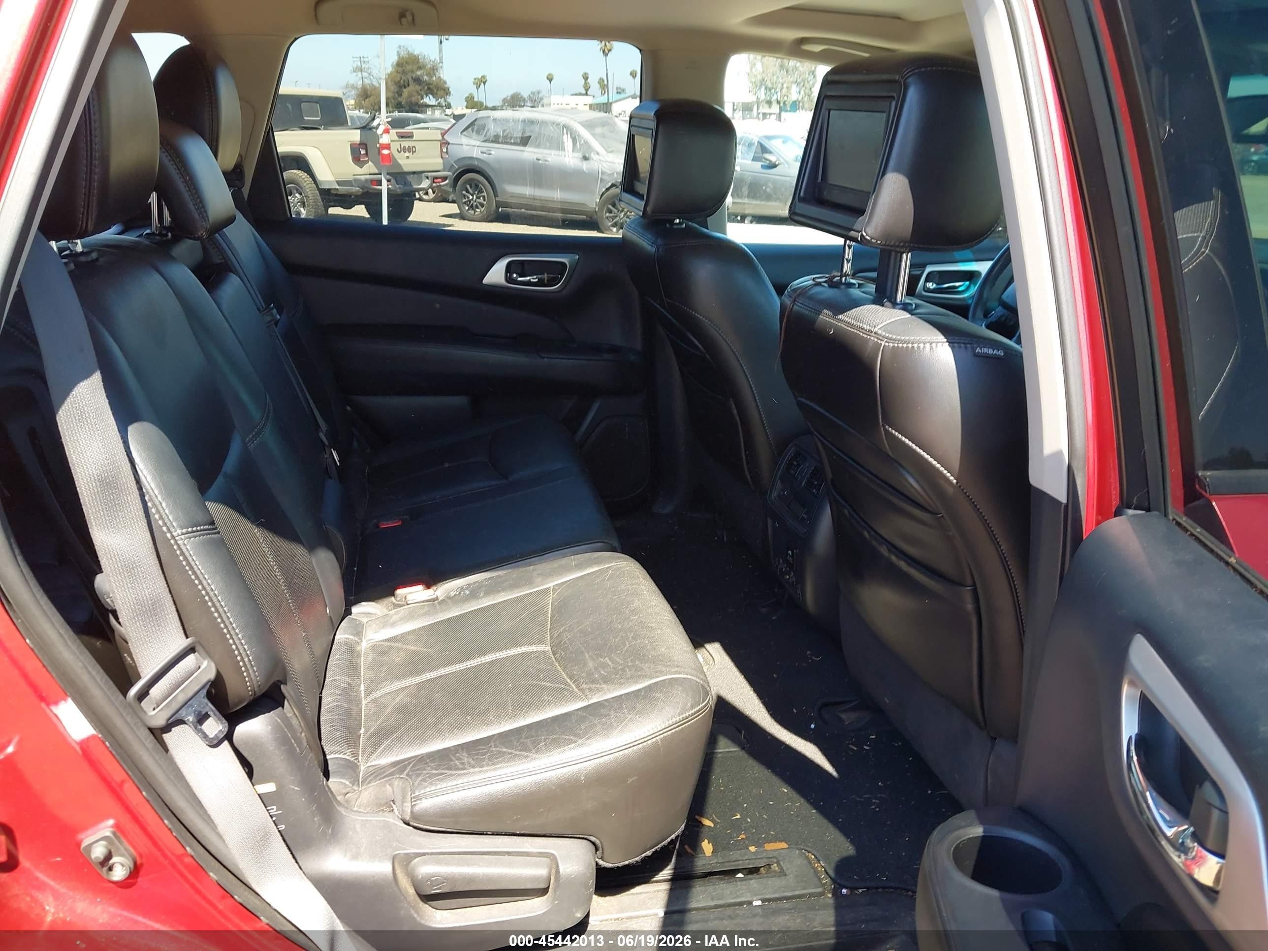 2013 Nissan Pathfinder Platinum Red vin: 5N1AR2MN2DC677594