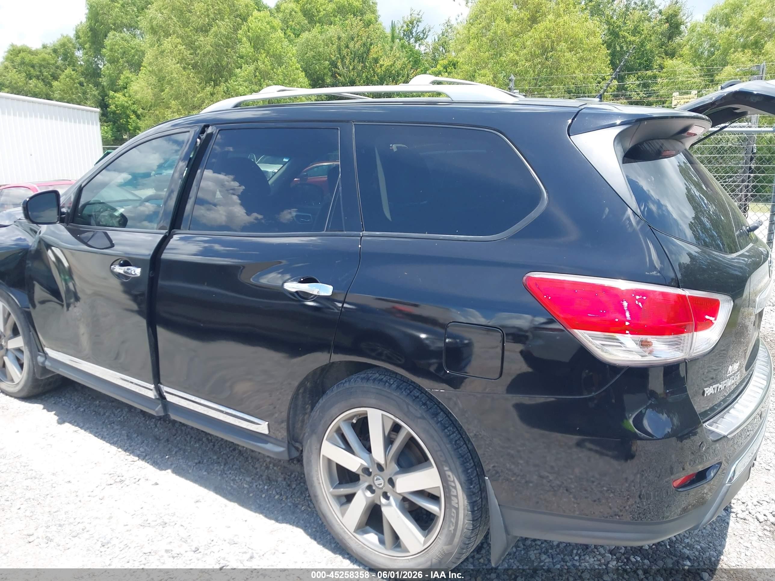 2013 Nissan Pathfinder Platinum Black vin: 5N1AR2MN2DC682911