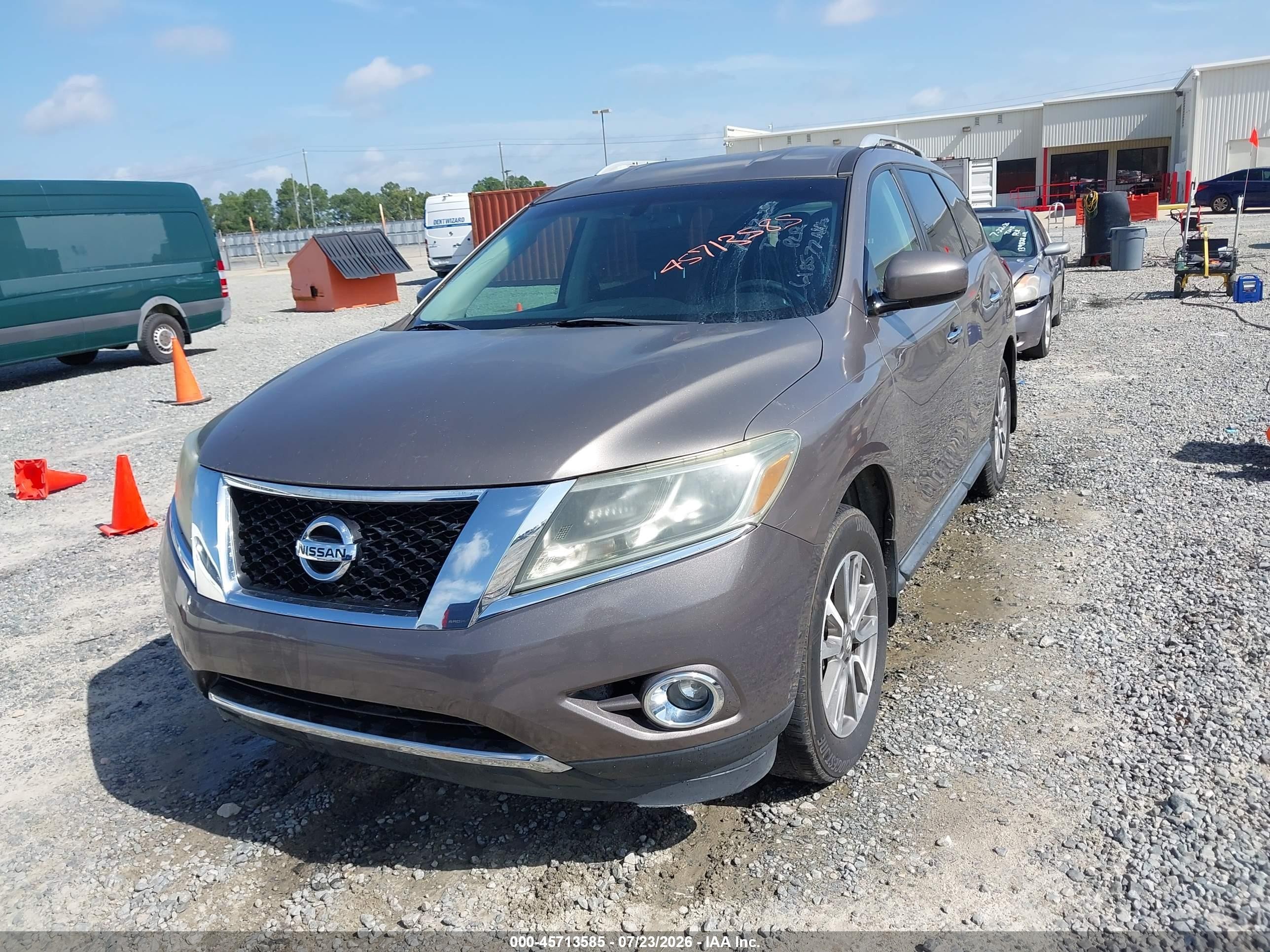 2014 Nissan Pathfinder Sv Brown vin: 5N1AR2MN2EC618577