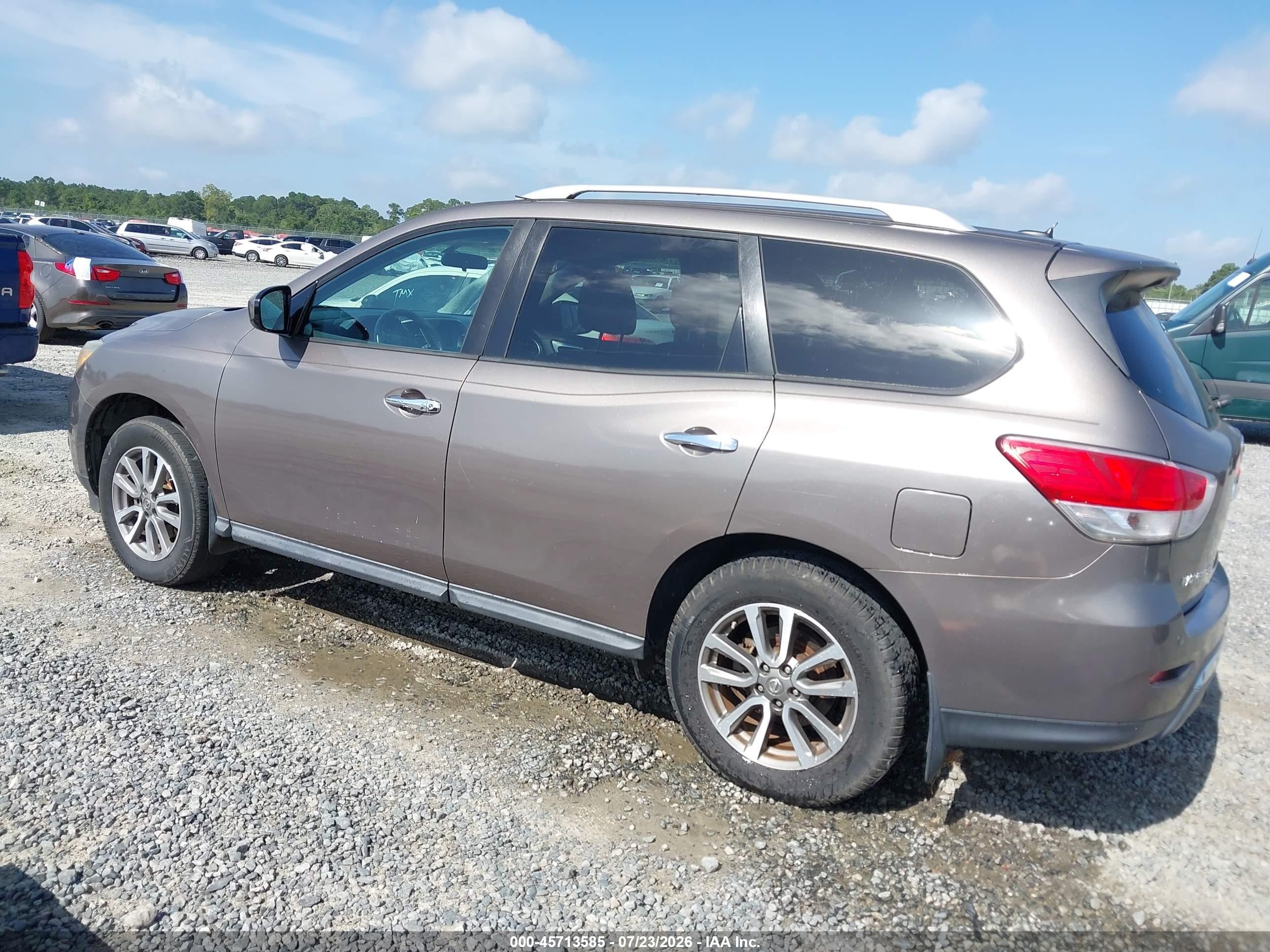 2014 Nissan Pathfinder Sv Brown vin: 5N1AR2MN2EC618577